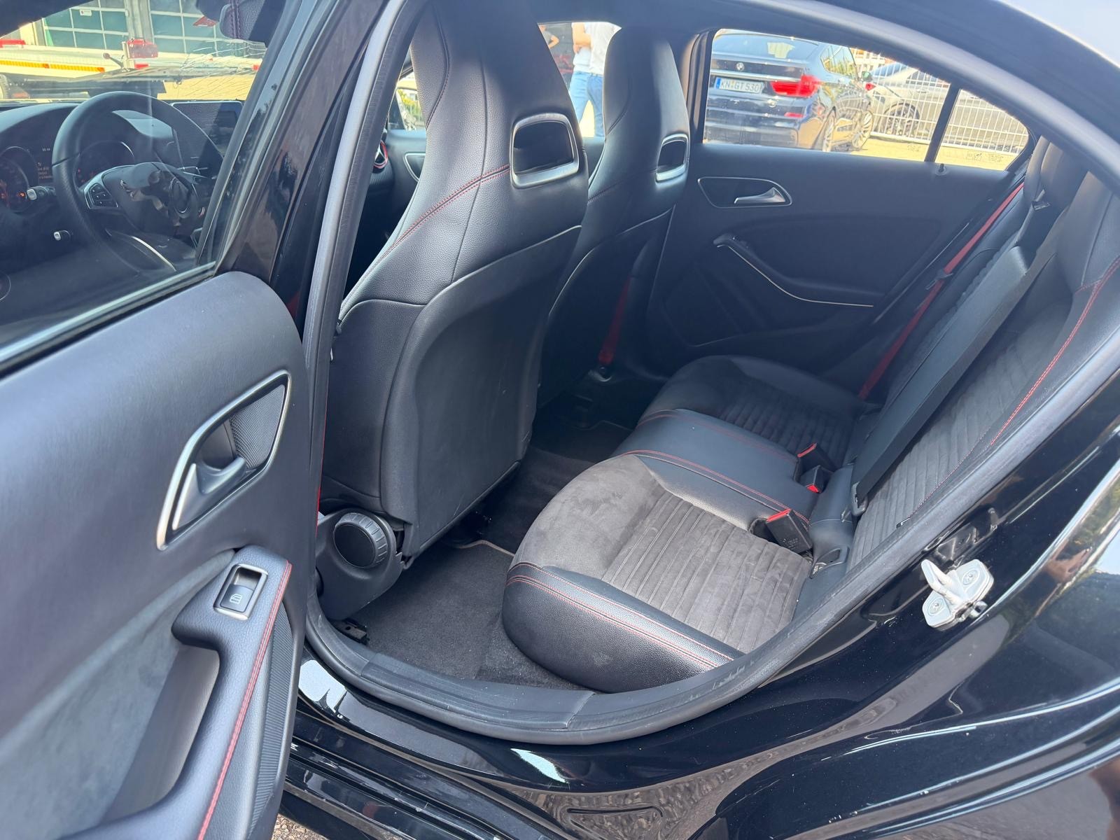 MERCEDES-BENZ A 250 Sport 4Matic 7G-DCT-image-10