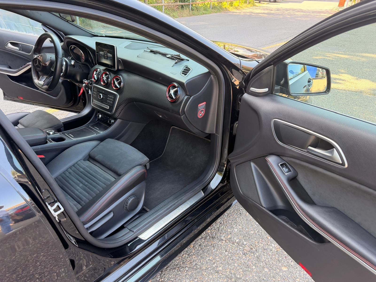 MERCEDES-BENZ A 250 Sport 4Matic 7G-DCT-image-12