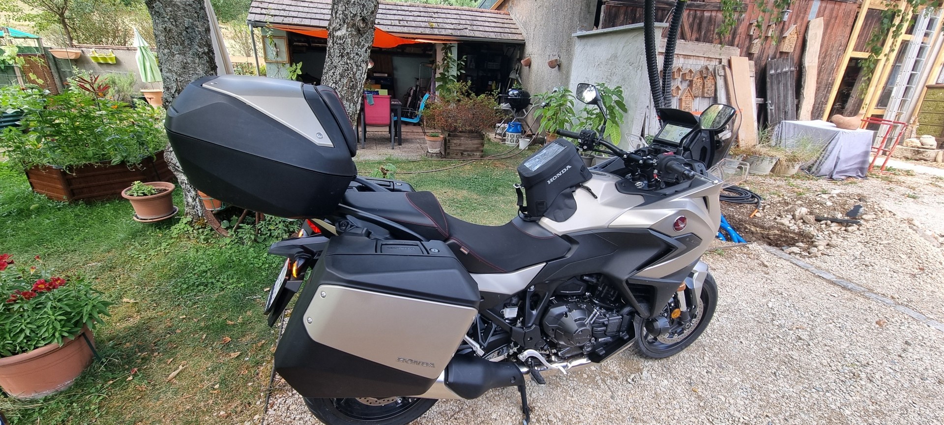 HONDA NT 1100-image-2
