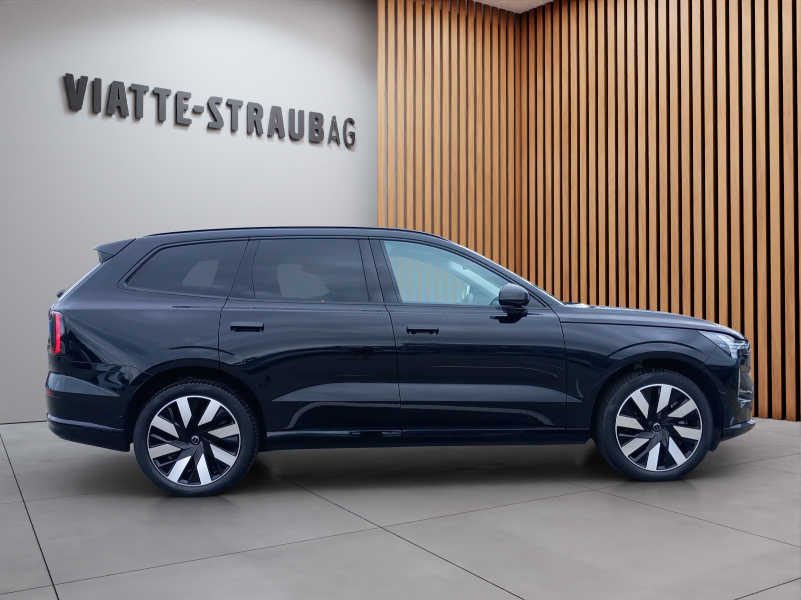 VOLVO EX90 Twin Plus AWD-image-5