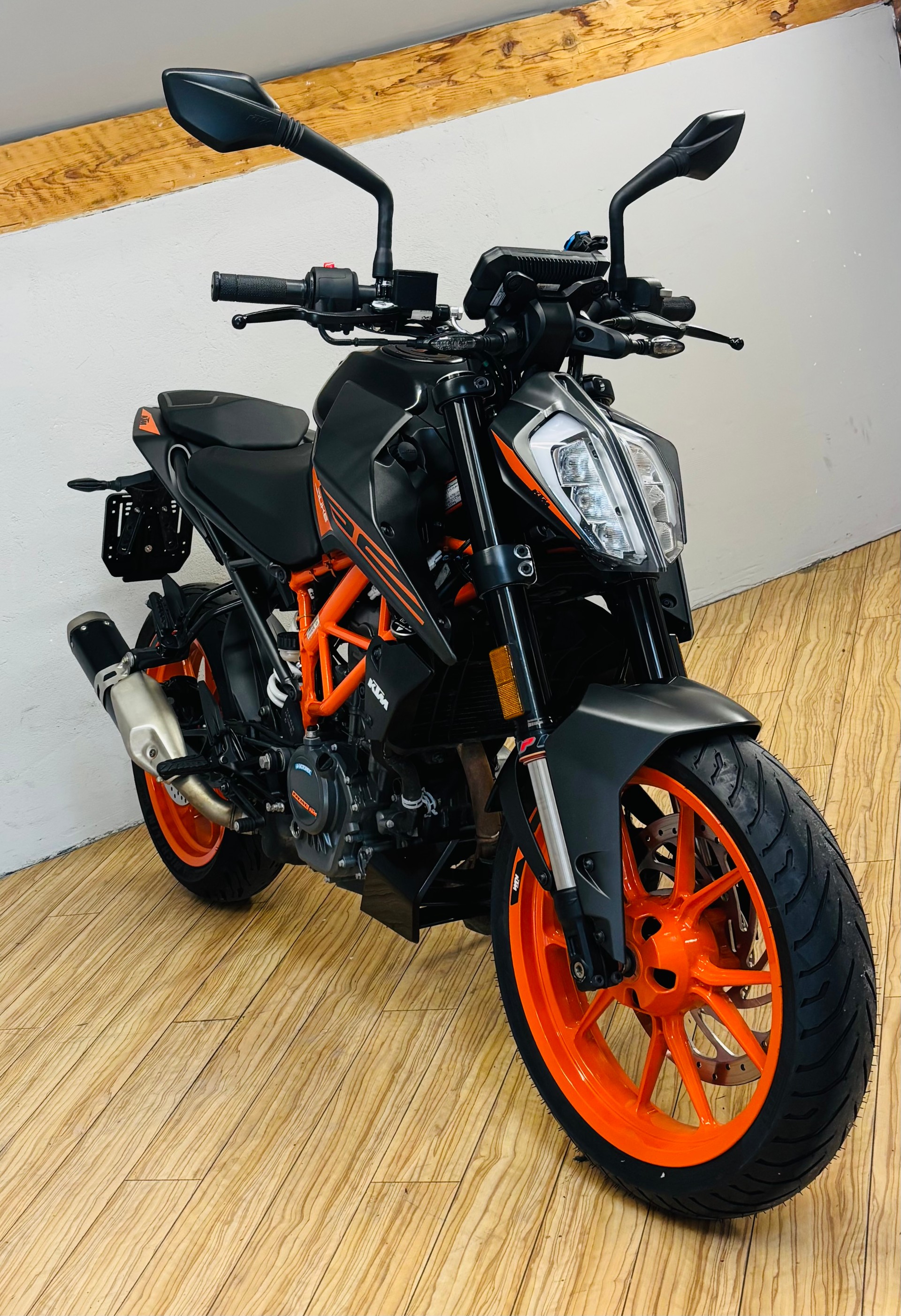 KTM 125 Duke-image-0
