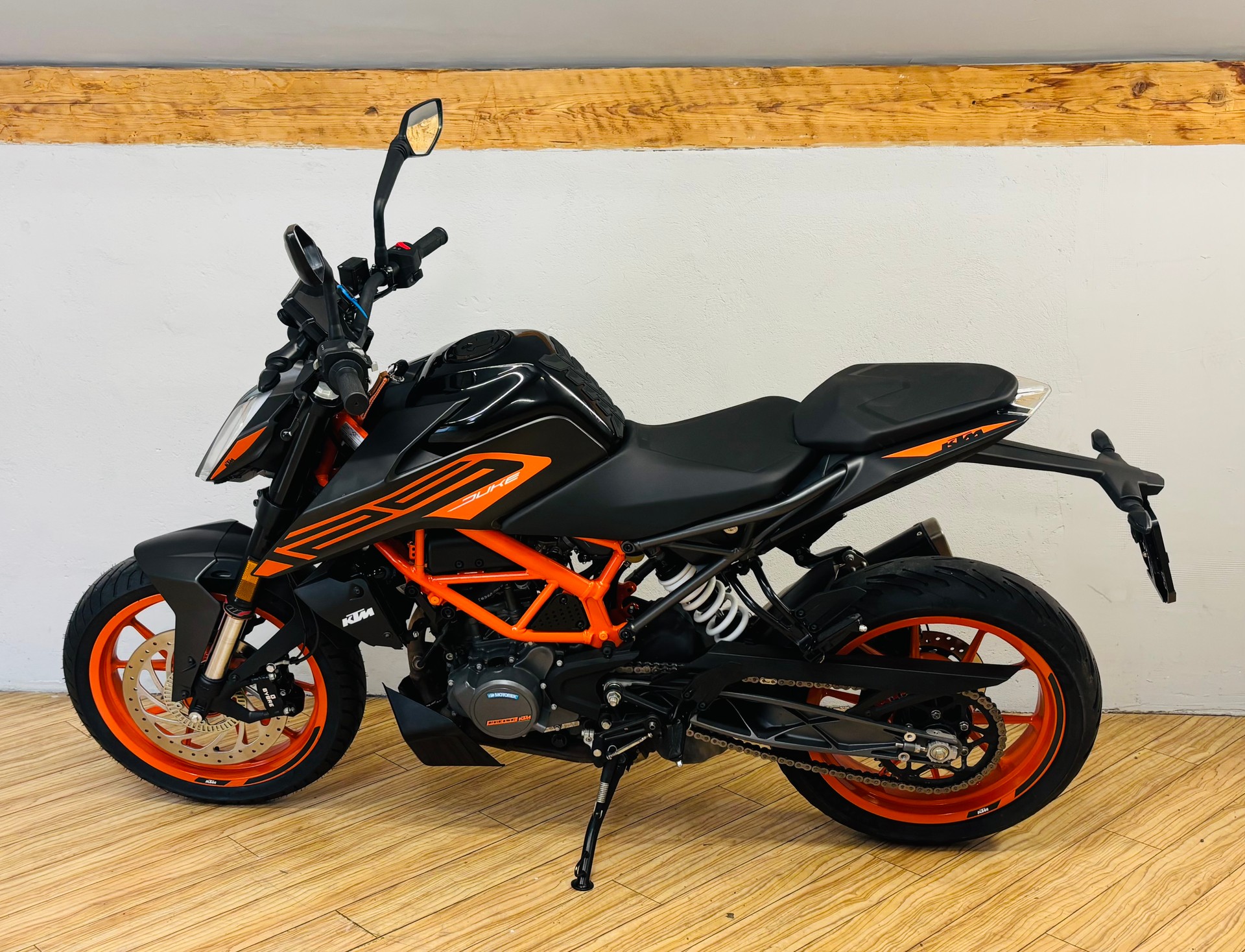 KTM 125 Duke-image-4