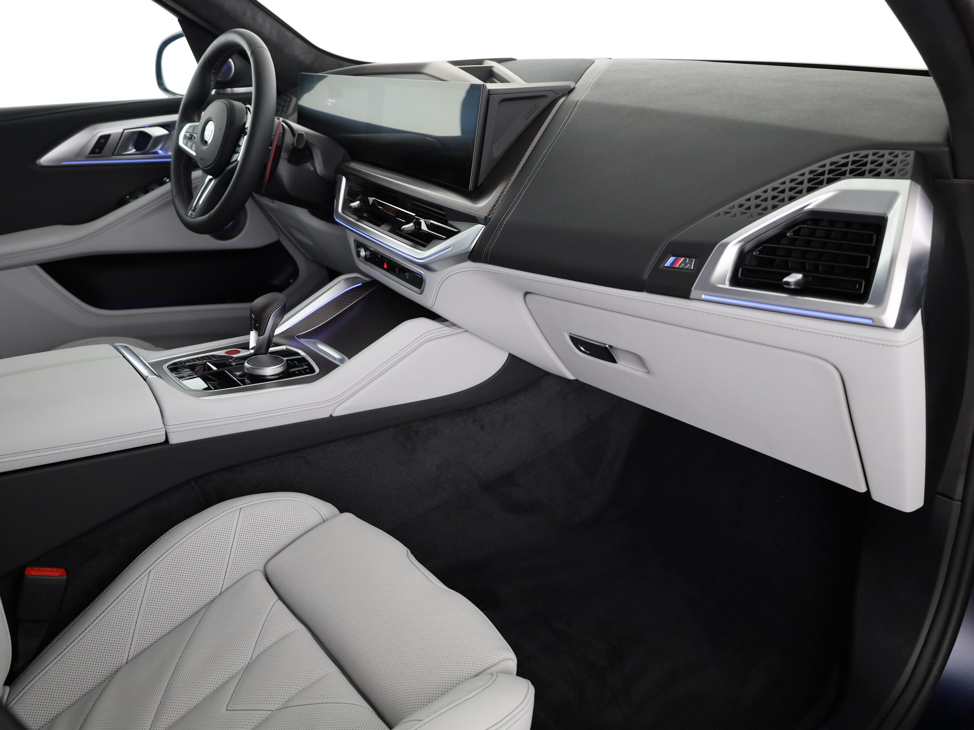 BMW XM Label Plug-in Hybrid-image-13