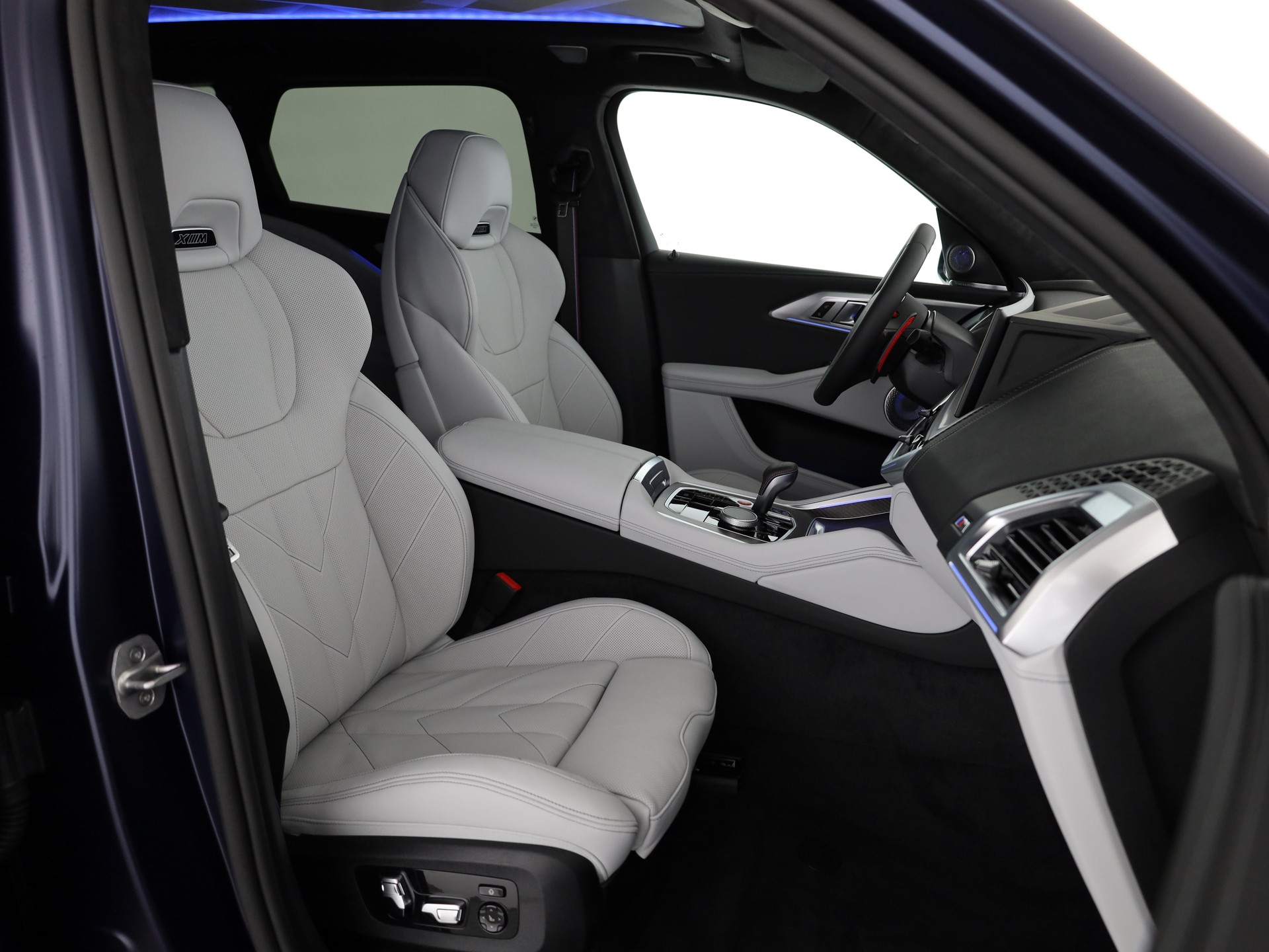 BMW XM Label Plug-in Hybrid-image-14
