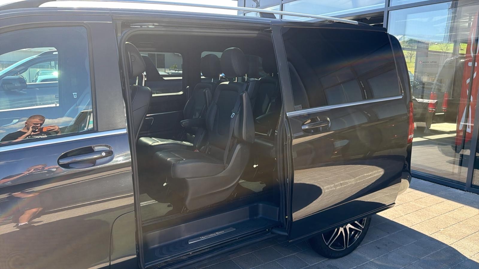 MERCEDES-BENZ V 300 d Avantgarde kompakt 4Matic 9G-Tronic-image-15