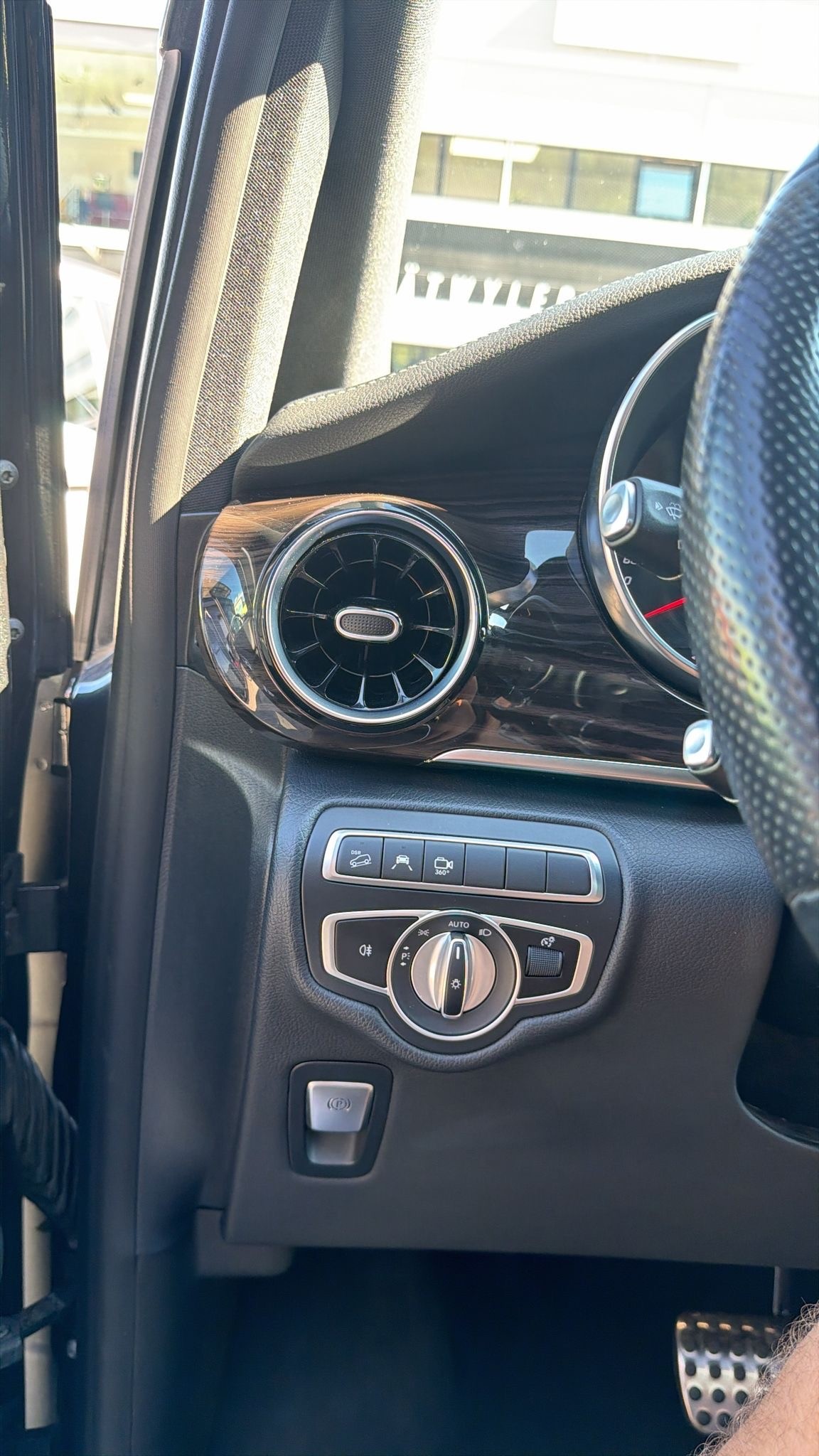 MERCEDES-BENZ V 300 d Avantgarde kompakt 4Matic 9G-Tronic-image-29