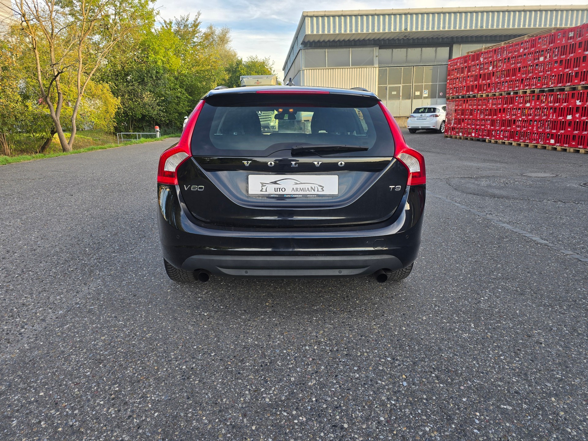 VOLVO V60 T3-showroom-element-3