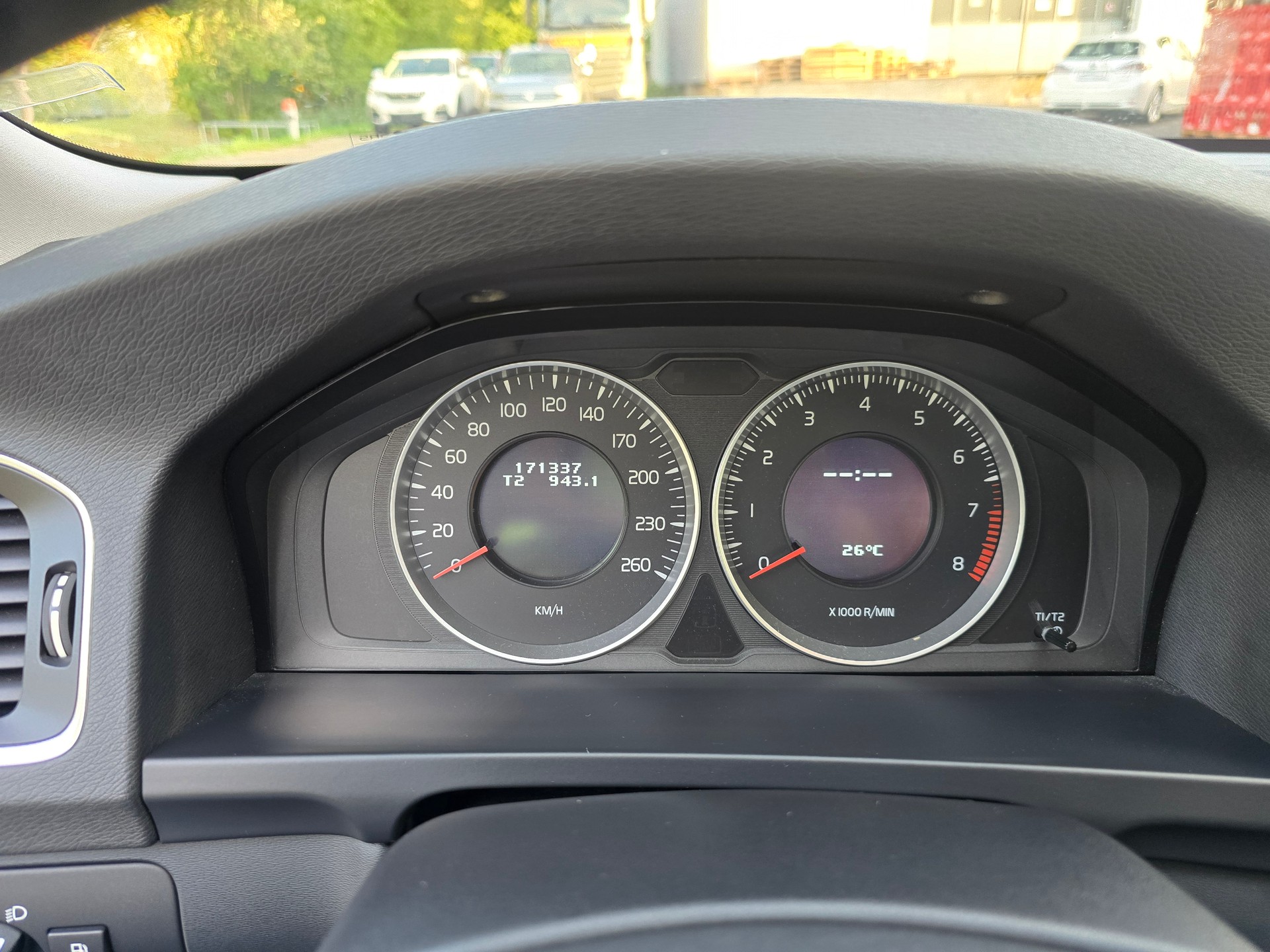 VOLVO V60 T3-image-16