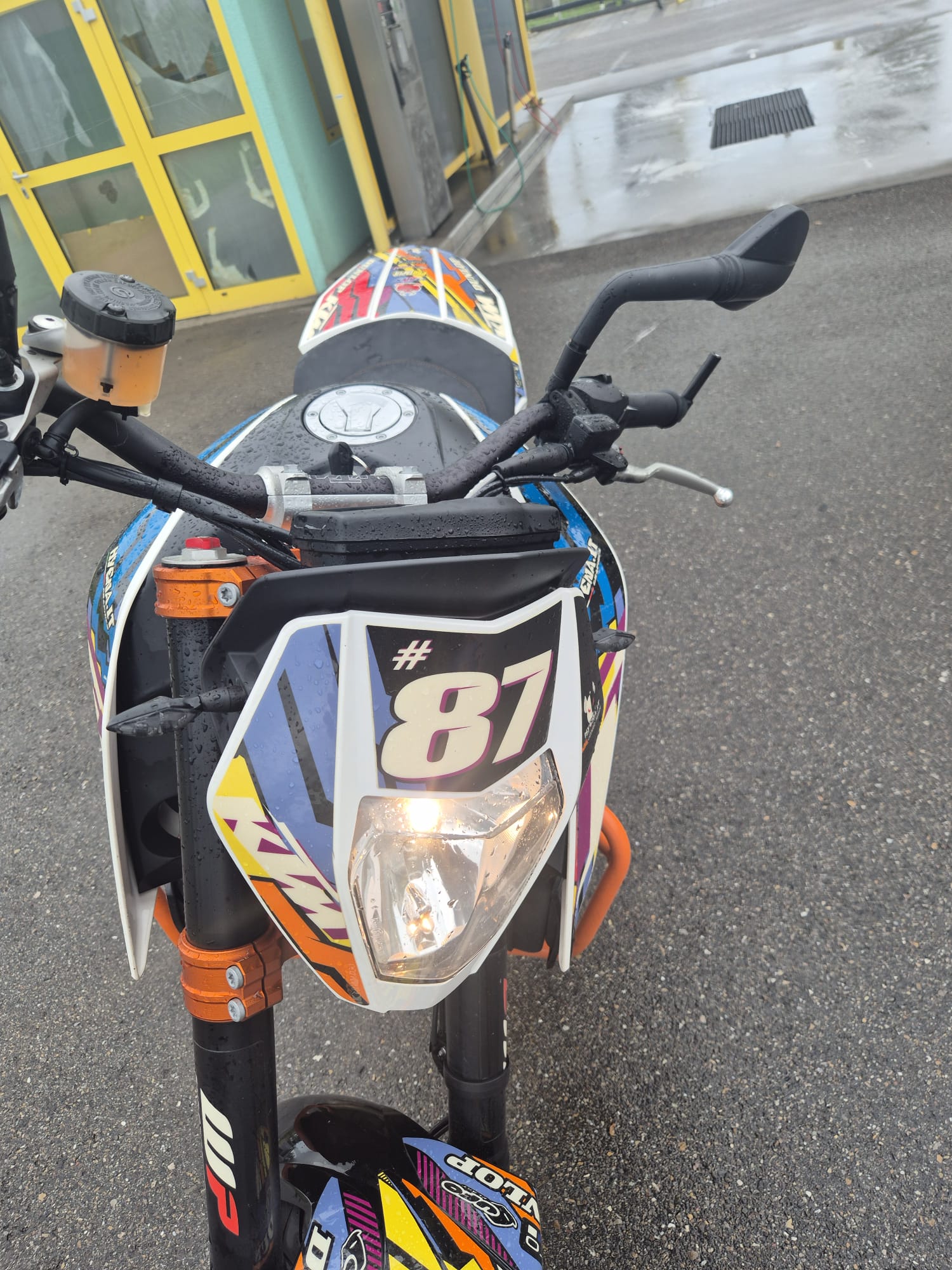 KTM 690 Duke R ABS-image-4