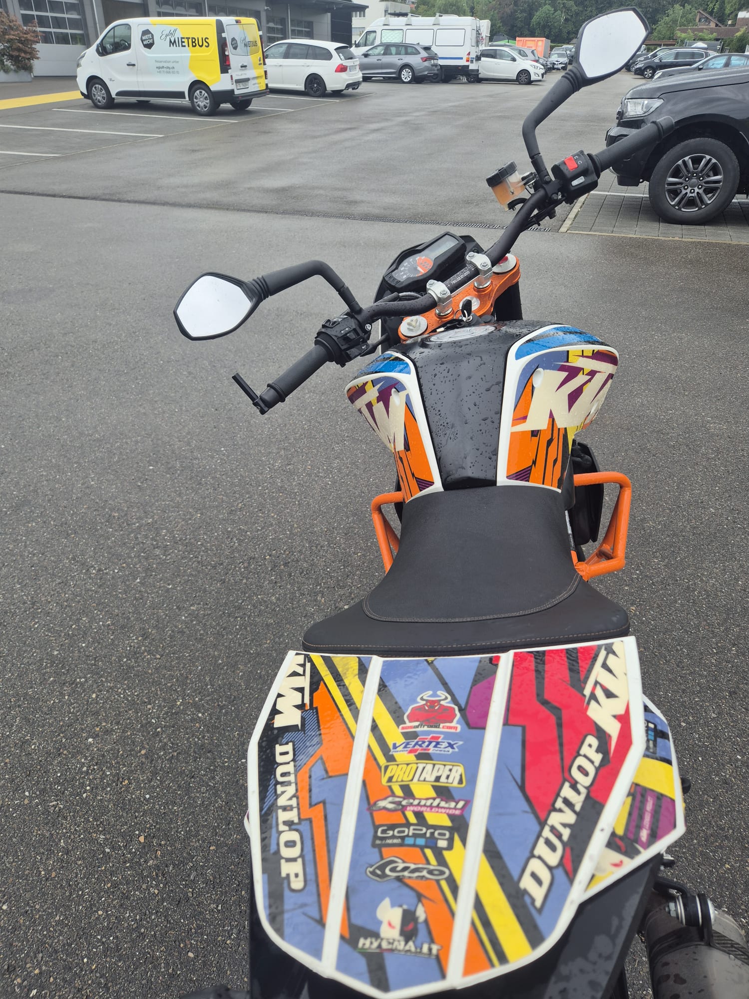 KTM 690 Duke R ABS-image-3