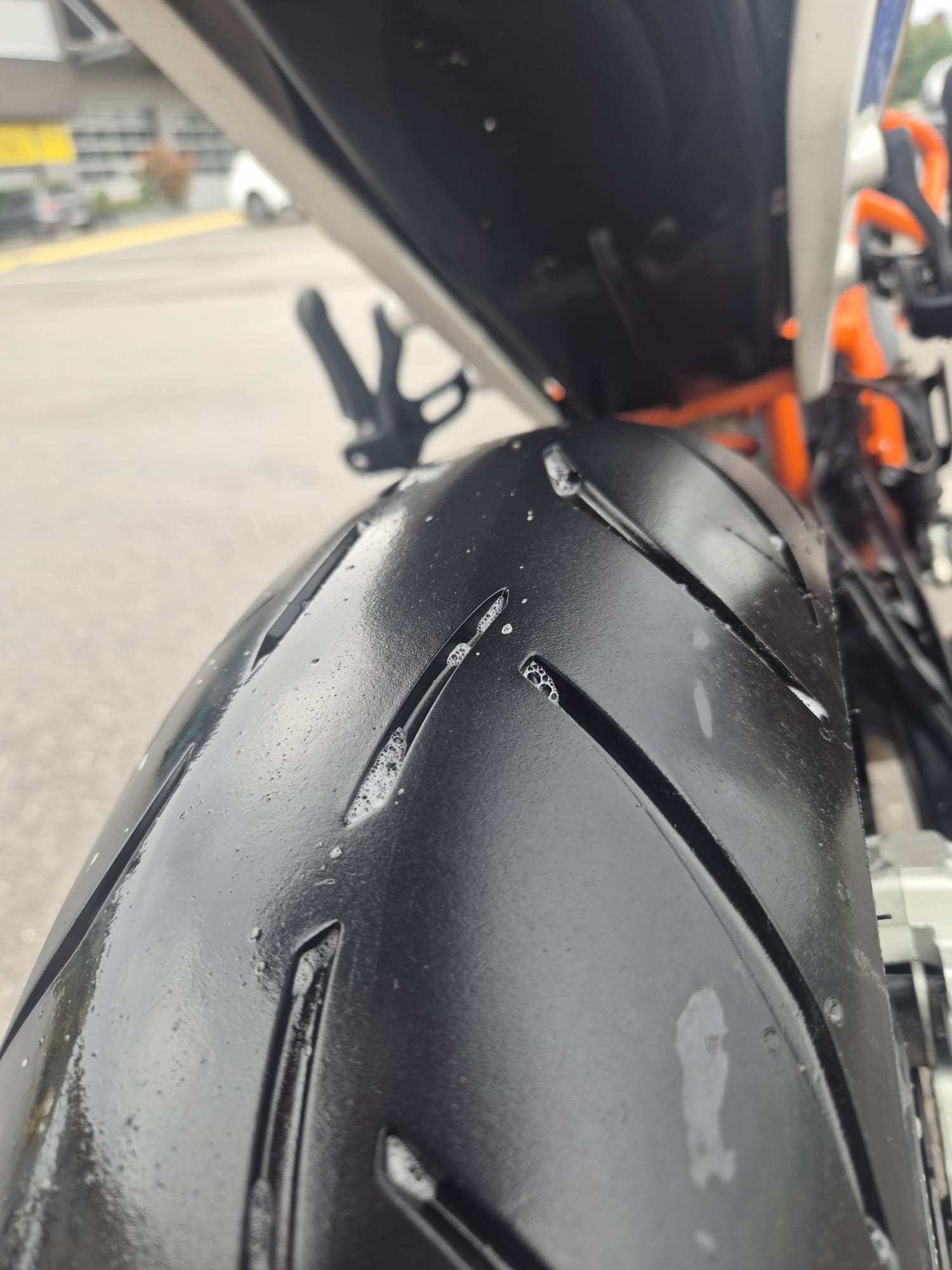 KTM 690 Duke R ABS-image-6