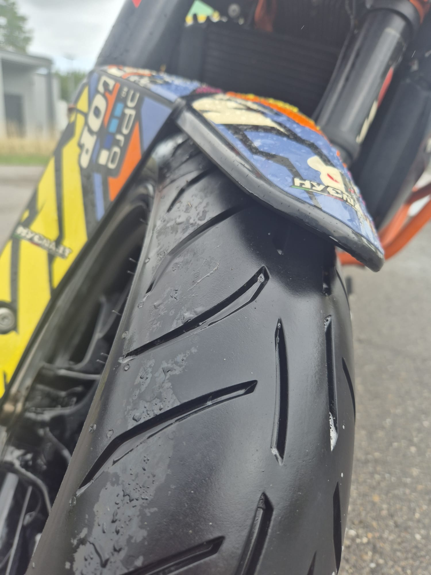 KTM 690 Duke R ABS-image-7