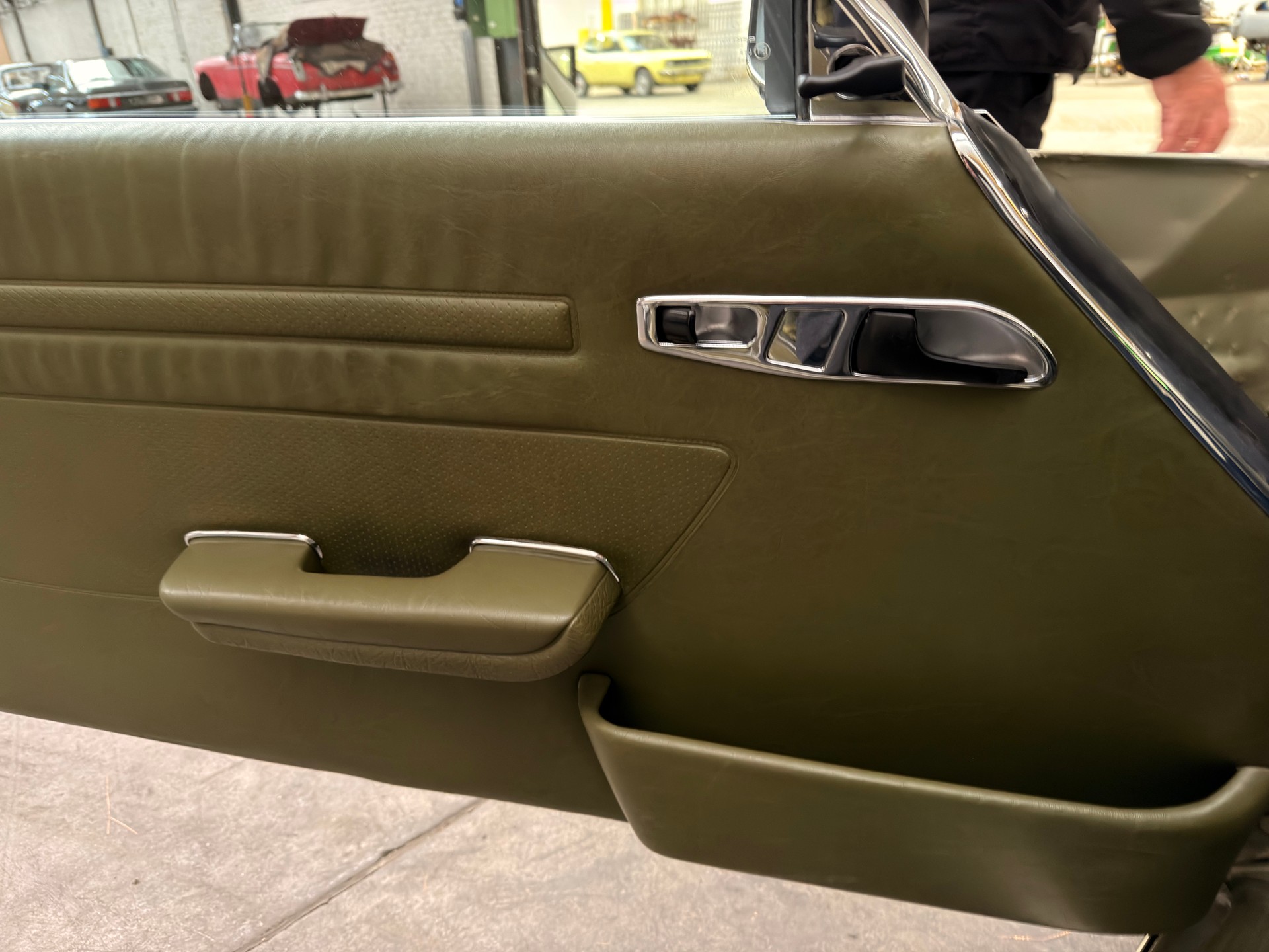 MERCEDES-BENZ SL 280-image-10
