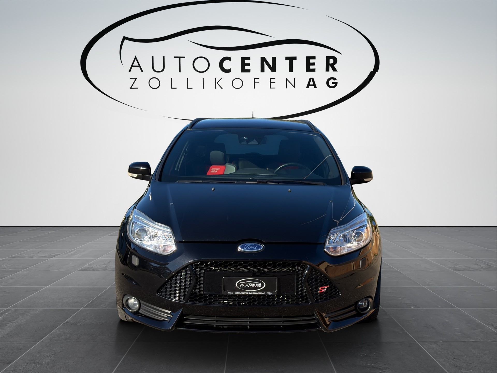 FORD Focus 2.0 SCTi ST-3-showroom-element-1