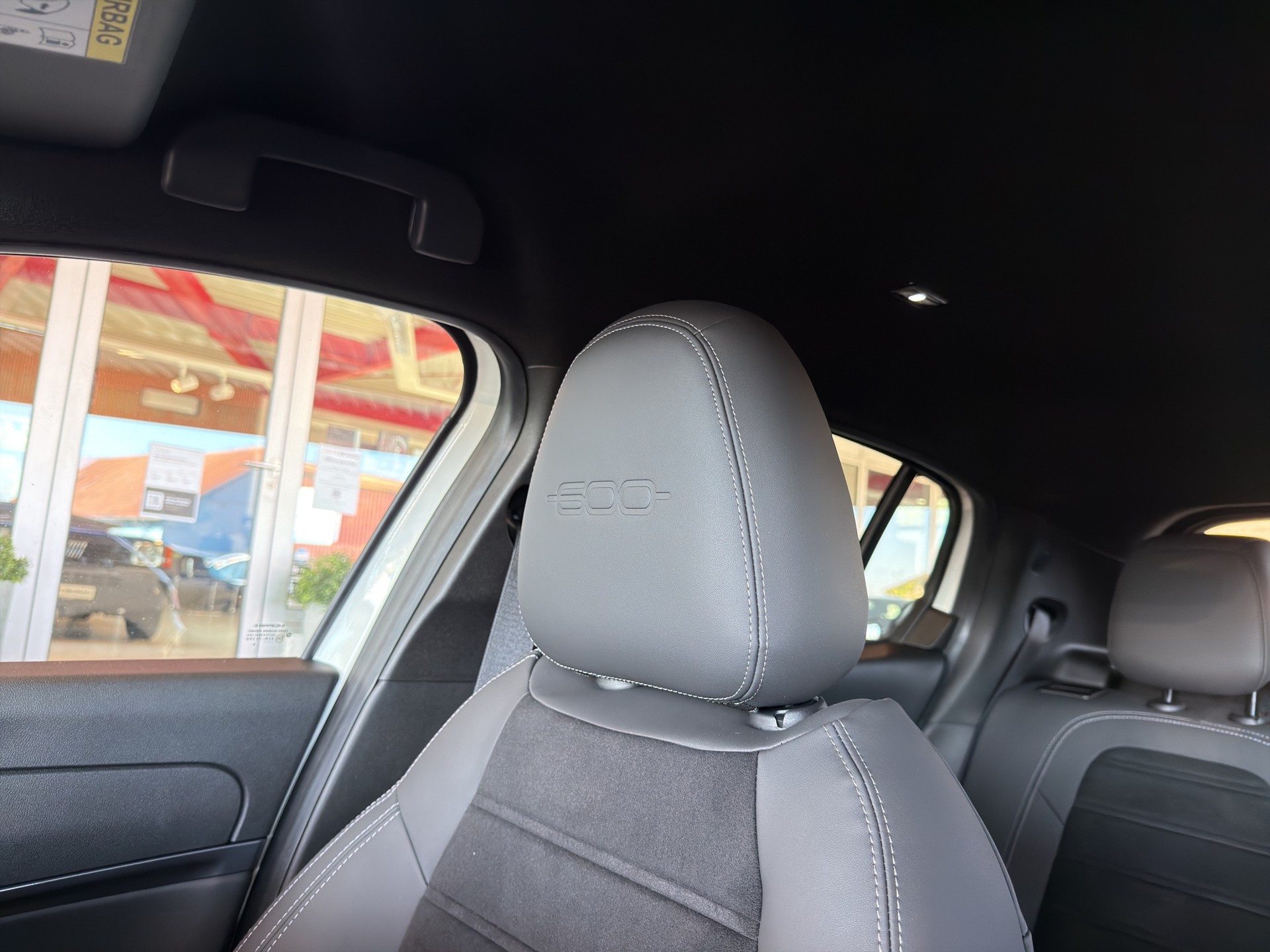 FIAT 600 1.2 Hybrid 145 Sport-image-43