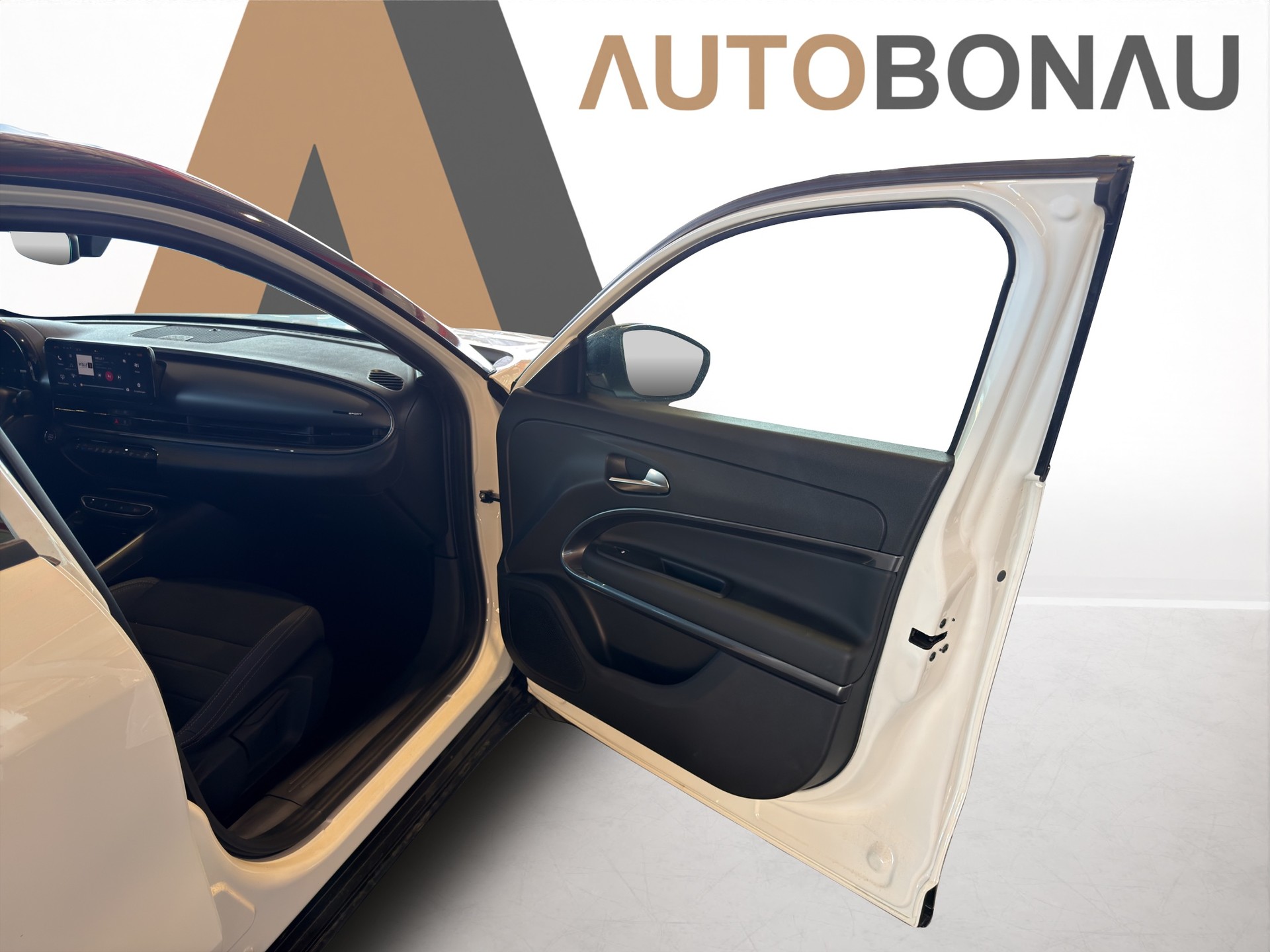 FIAT 600 1.2 Hybrid 145 Sport-image-13