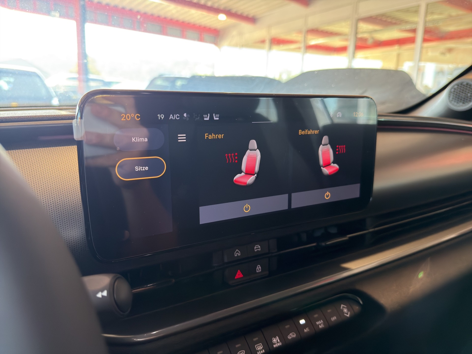 FIAT 600 1.2 Hybrid 145 Sport-image-51