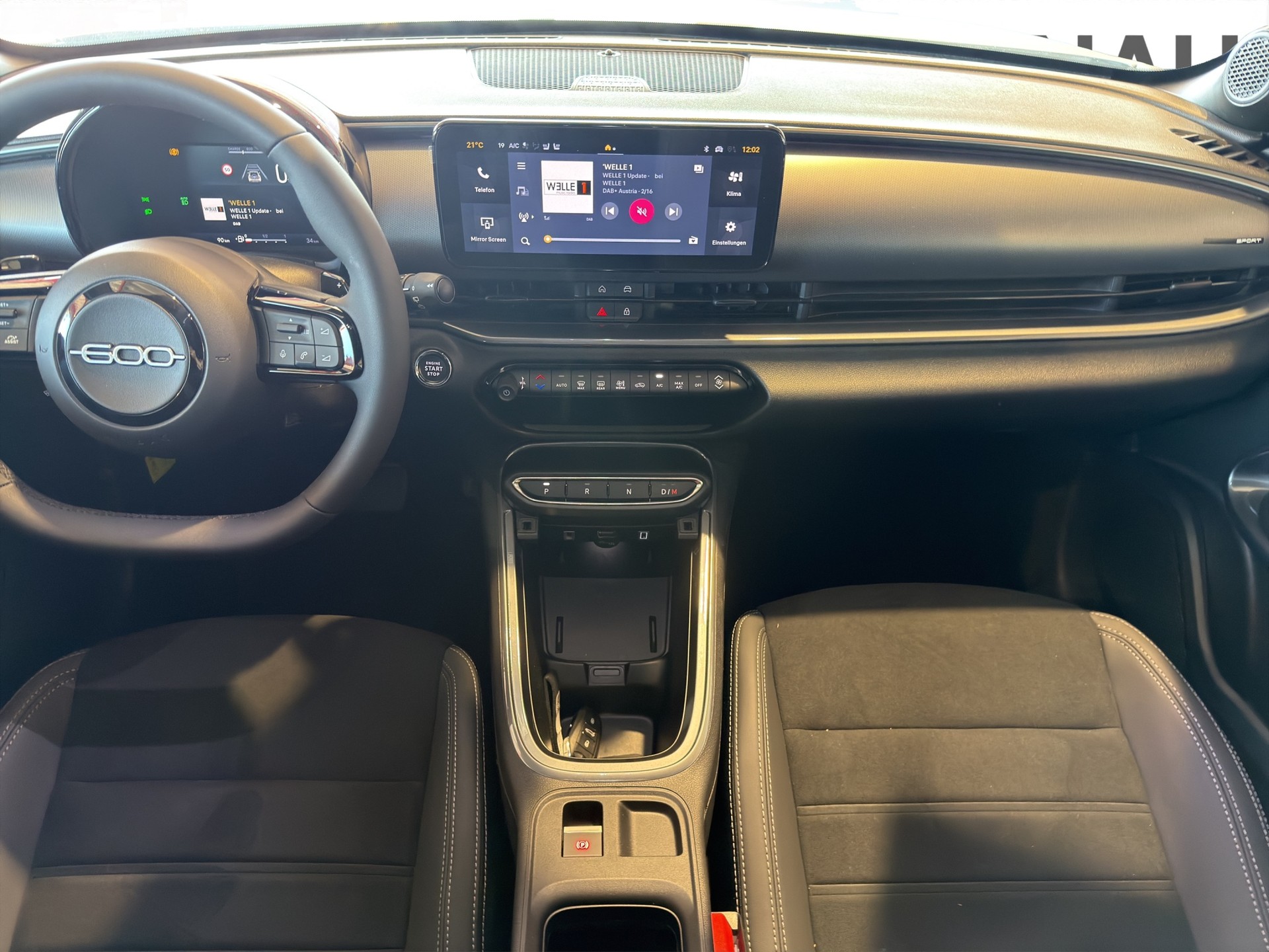 FIAT 600 1.2 Hybrid 145 Sport-image-19