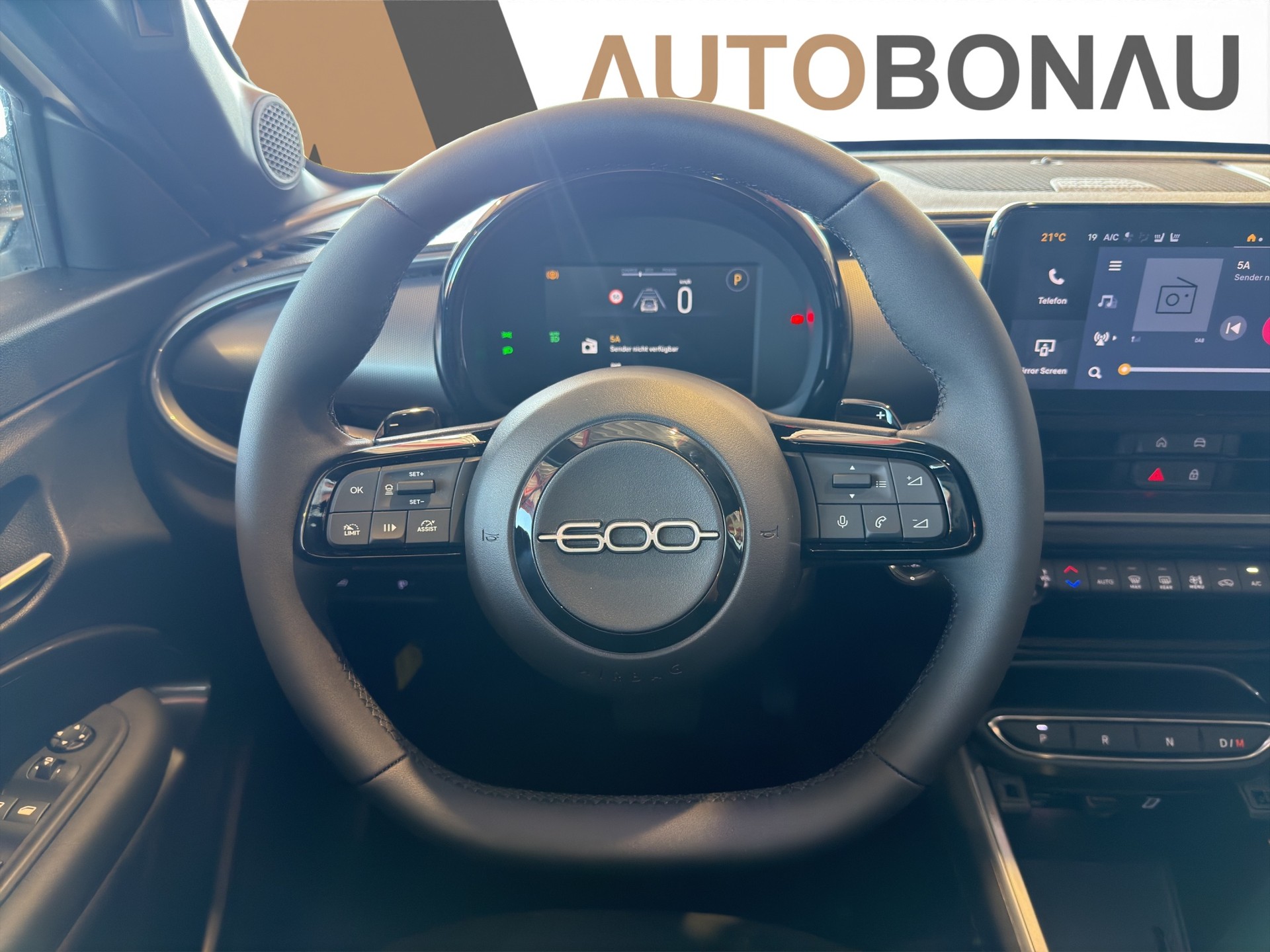 FIAT 600 1.2 Hybrid 145 Sport-image-17