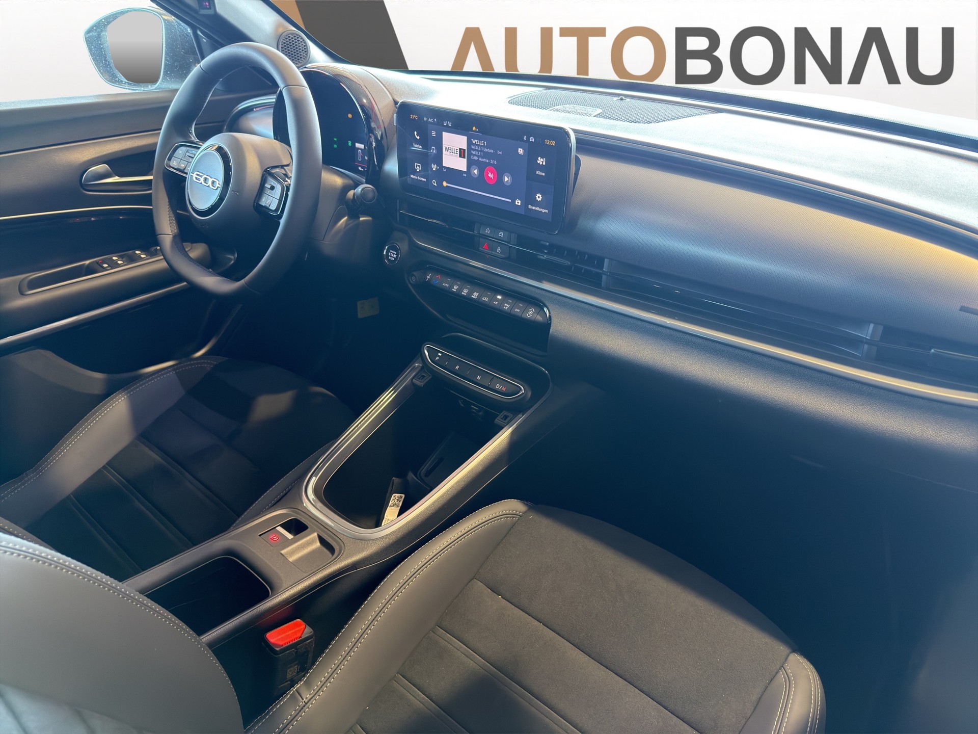 FIAT 600 1.2 Hybrid 145 Sport-image-12