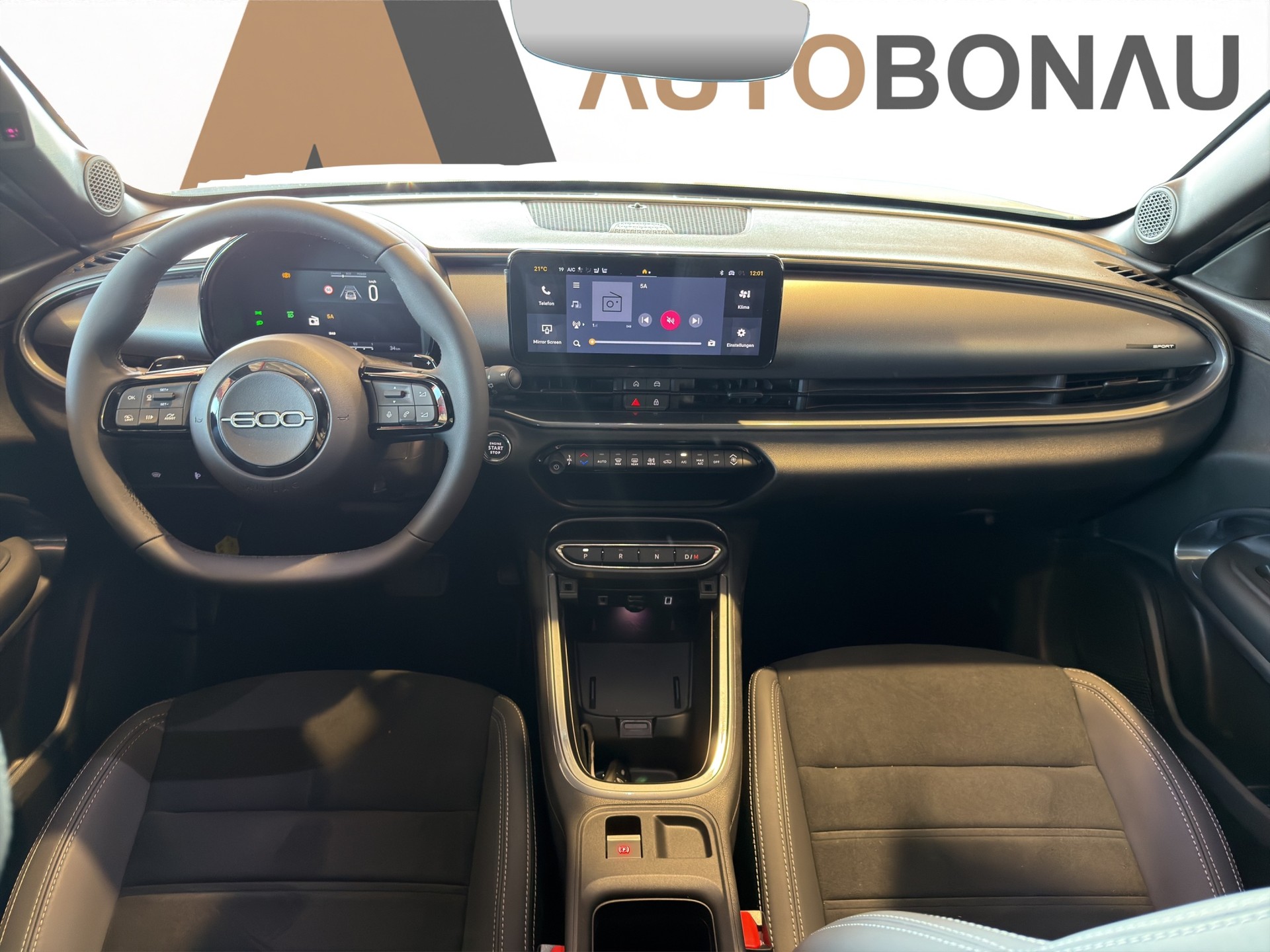 FIAT 600 1.2 Hybrid 145 Sport-image-11