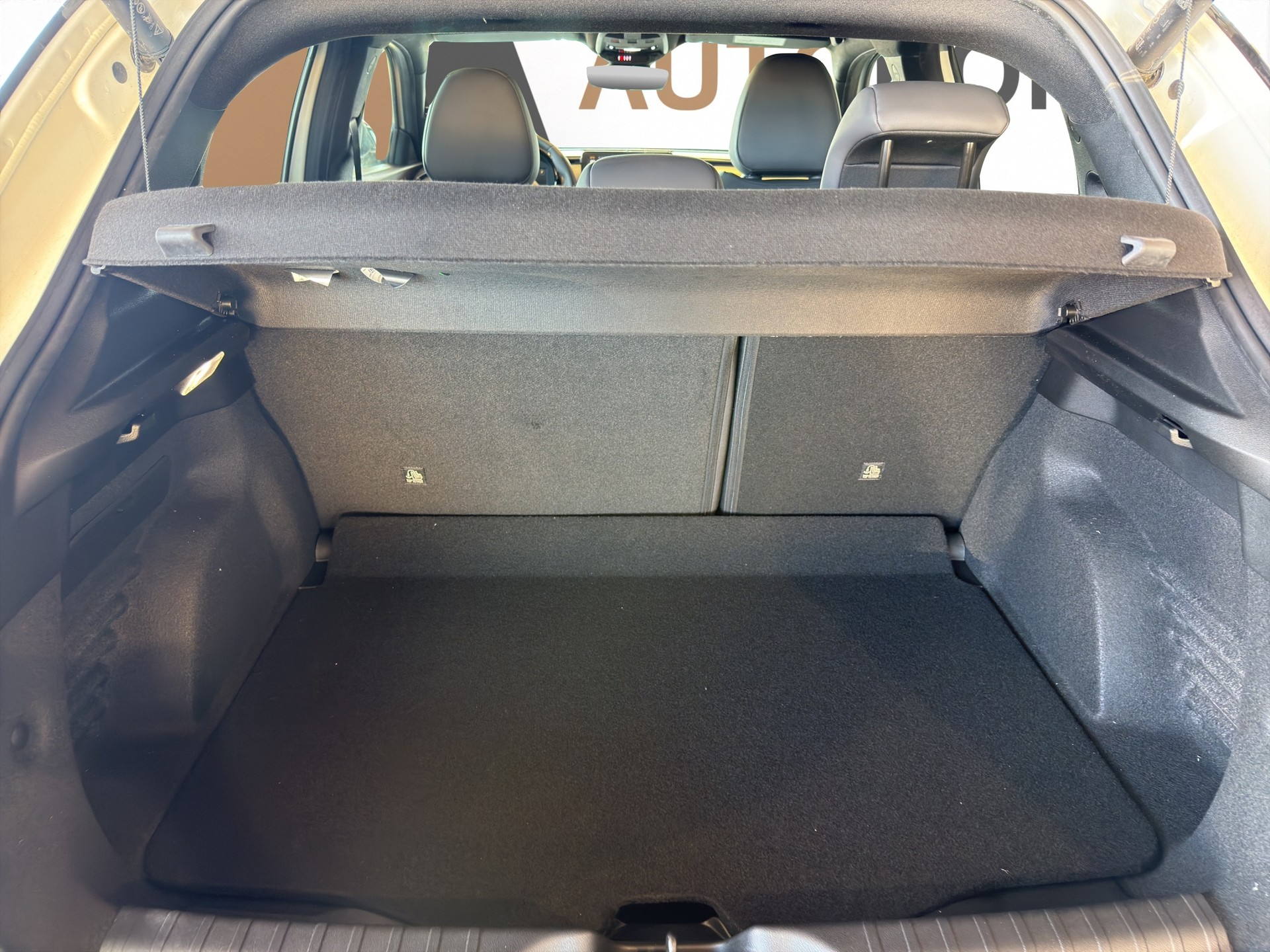 FIAT 600 1.2 Hybrid 145 Sport-image-25