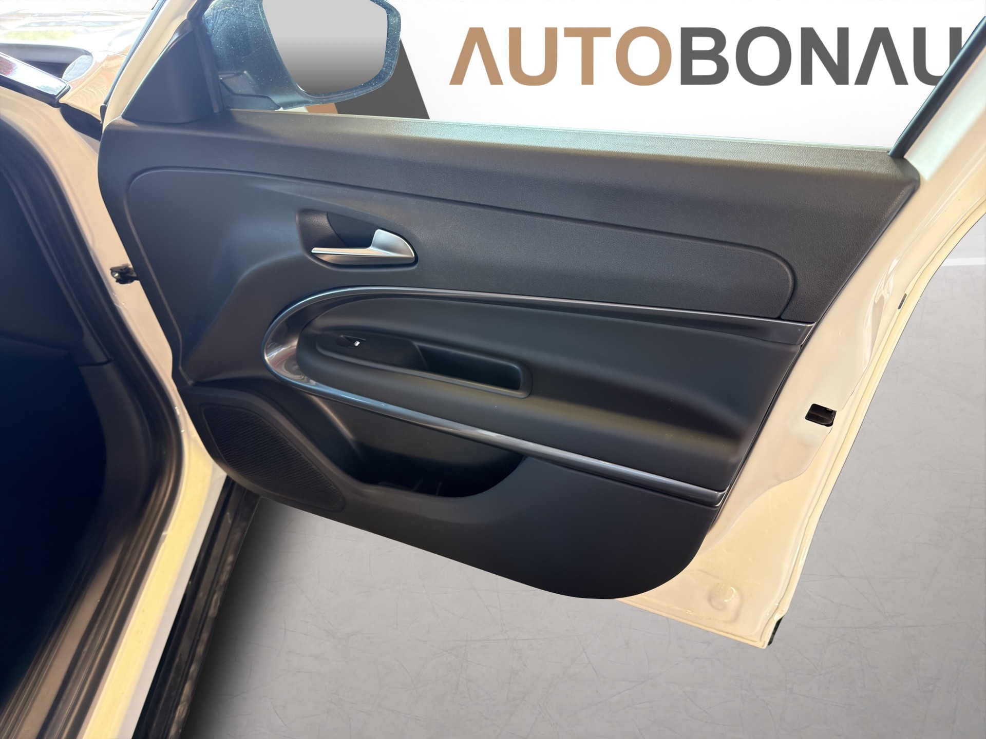 FIAT 600 1.2 Hybrid 145 Sport-image-14
