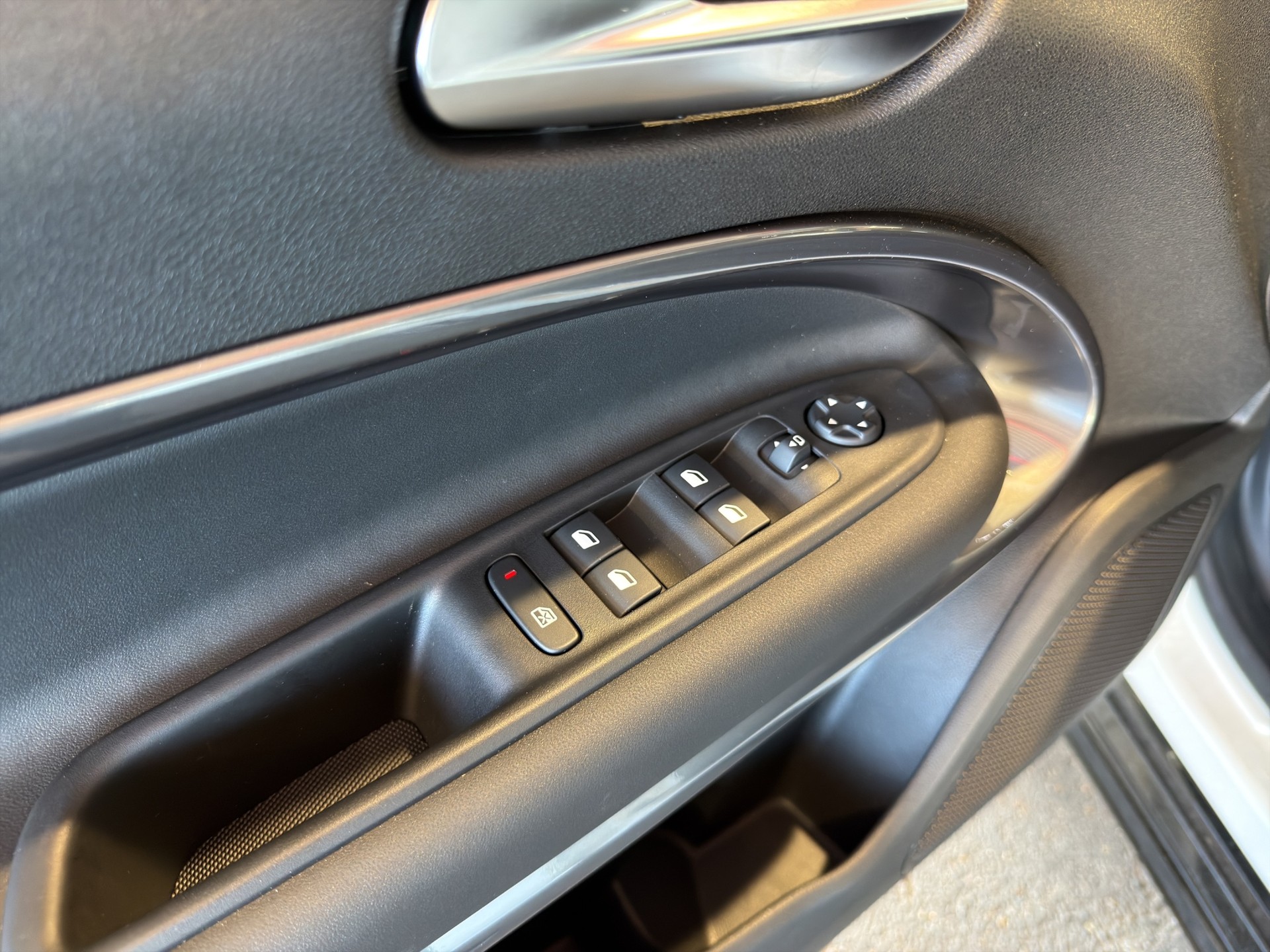 FIAT 600 1.2 Hybrid 145 Sport-image-29