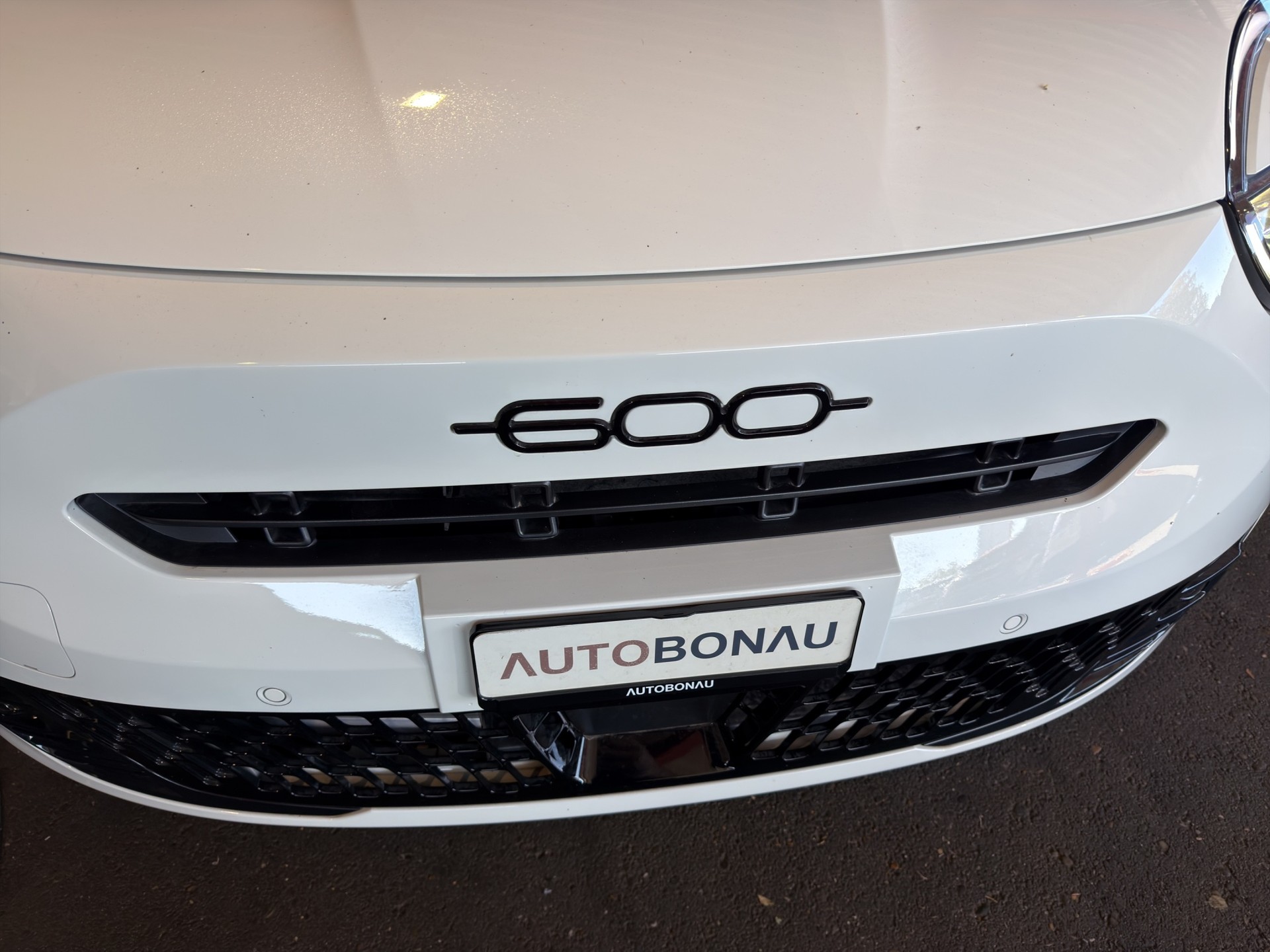 FIAT 600 1.2 Hybrid 145 Sport-image-37