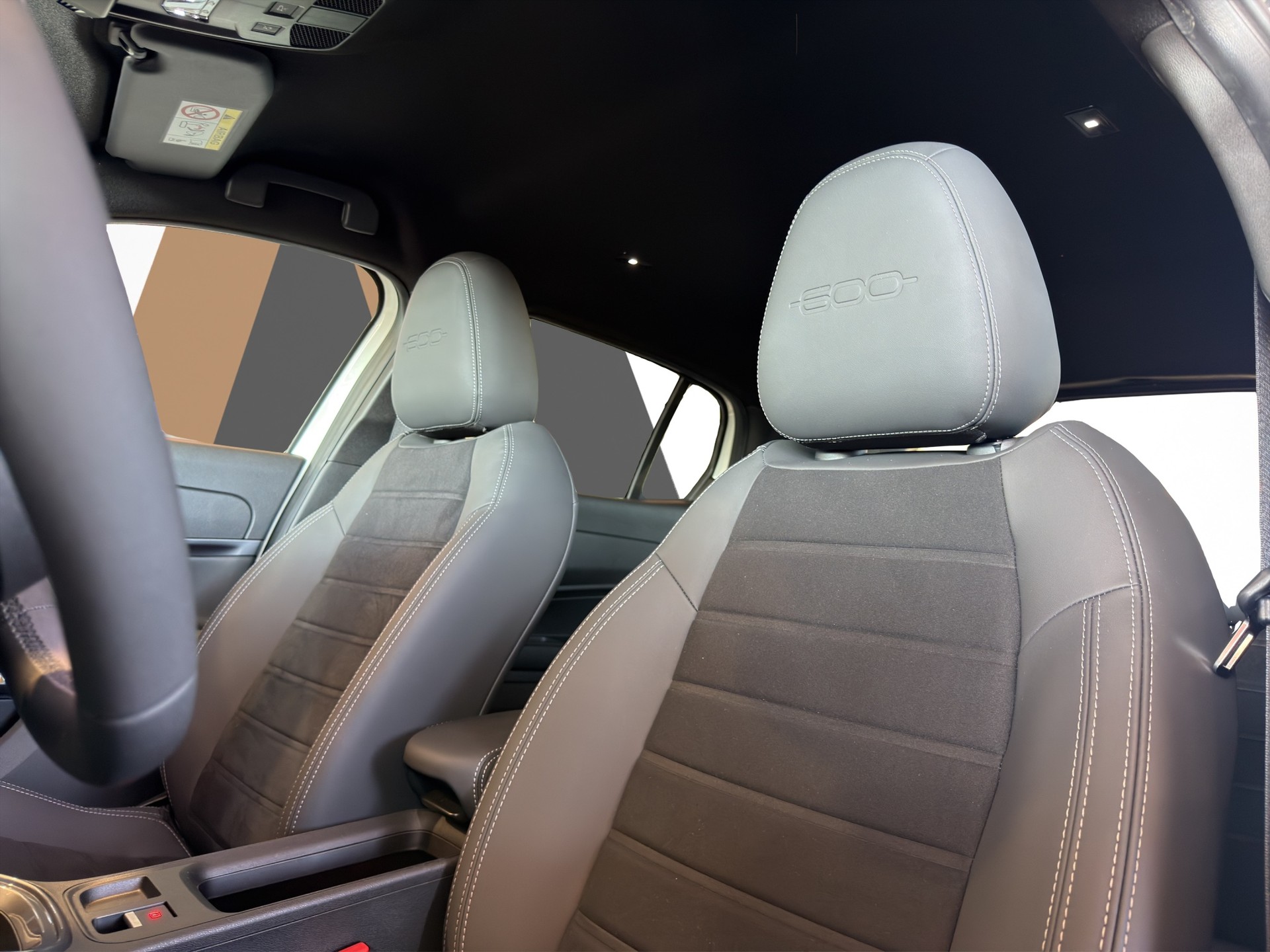 FIAT 600 1.2 Hybrid 145 Sport-image-26