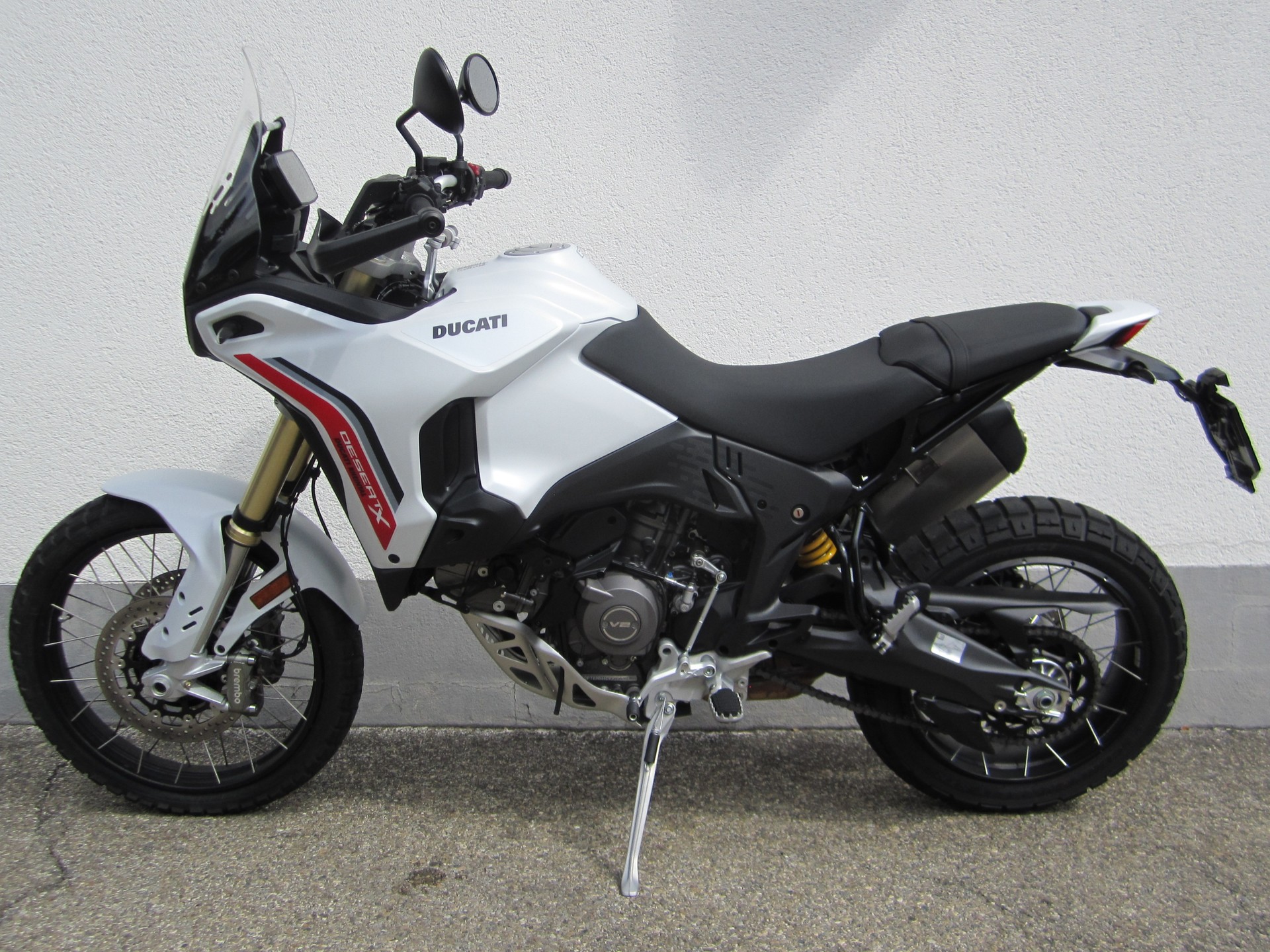DUCATI 890 V2-image-1