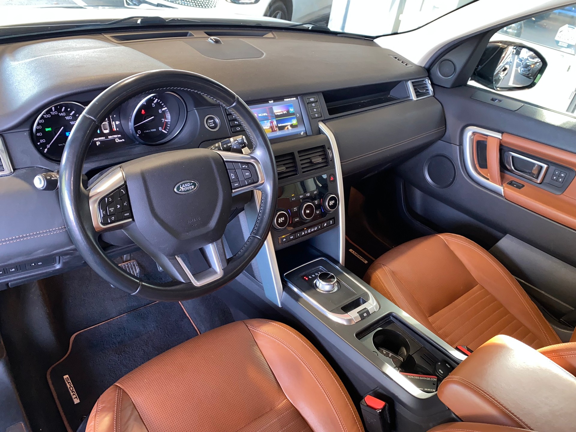 LAND ROVER DISCOVERY Sport 2.0 Si4 HSE L-showroom-element-2