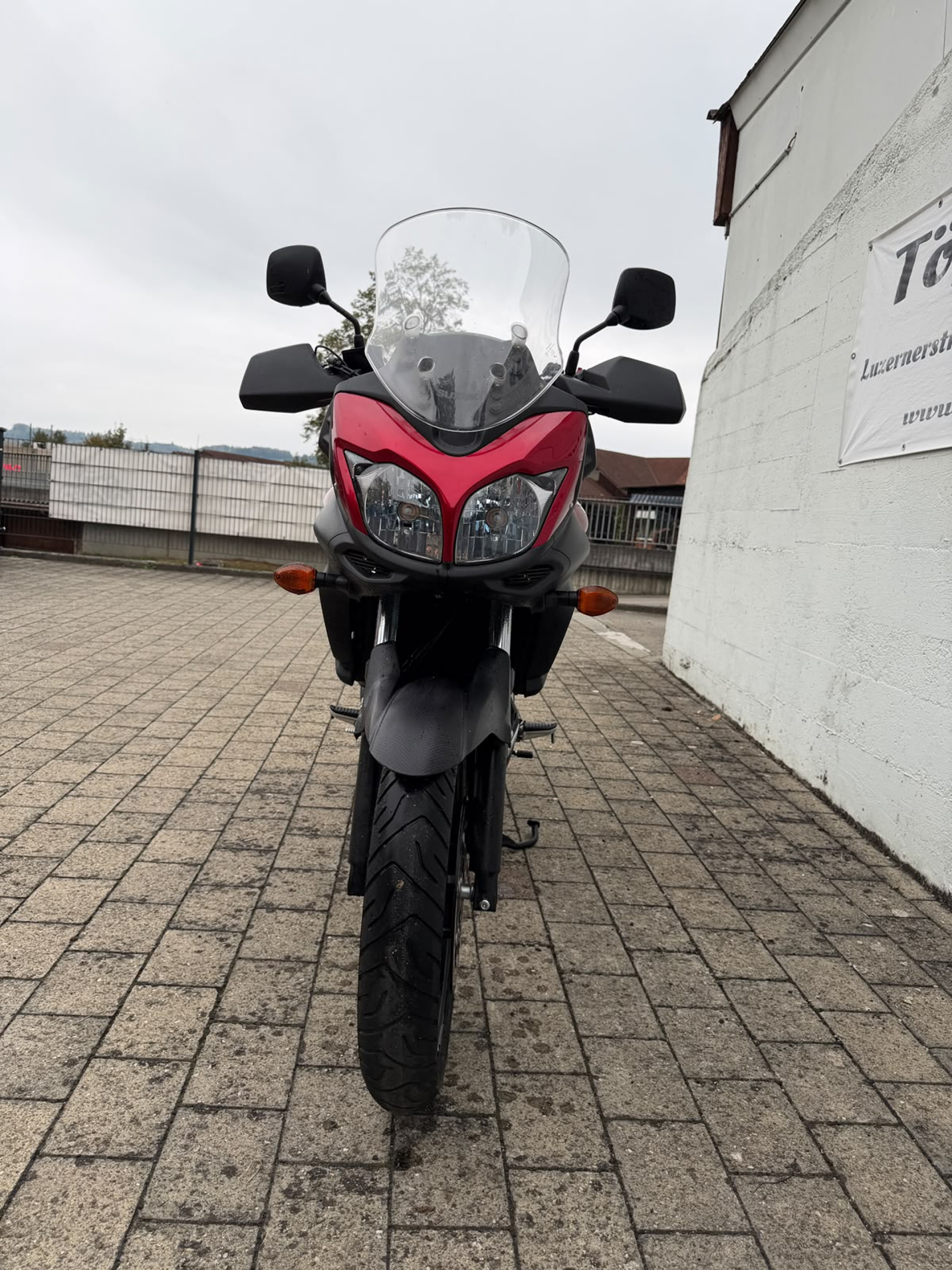SUZUKI DL 650 A V-Strom-showroom-element-2