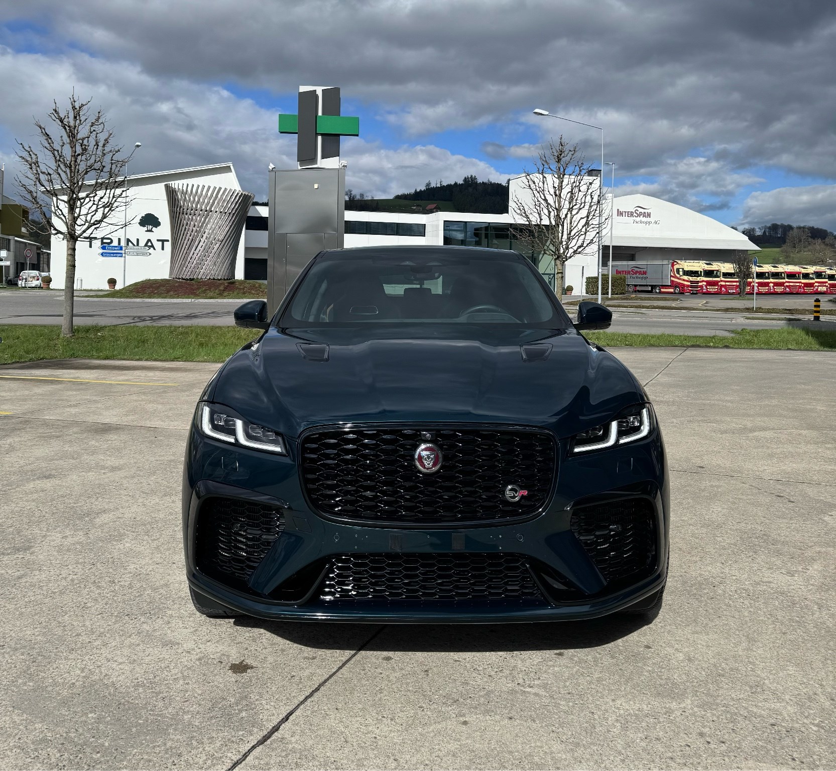 JAGUAR F-Pace 5.0 V8 SVR P550 AWD-image-3