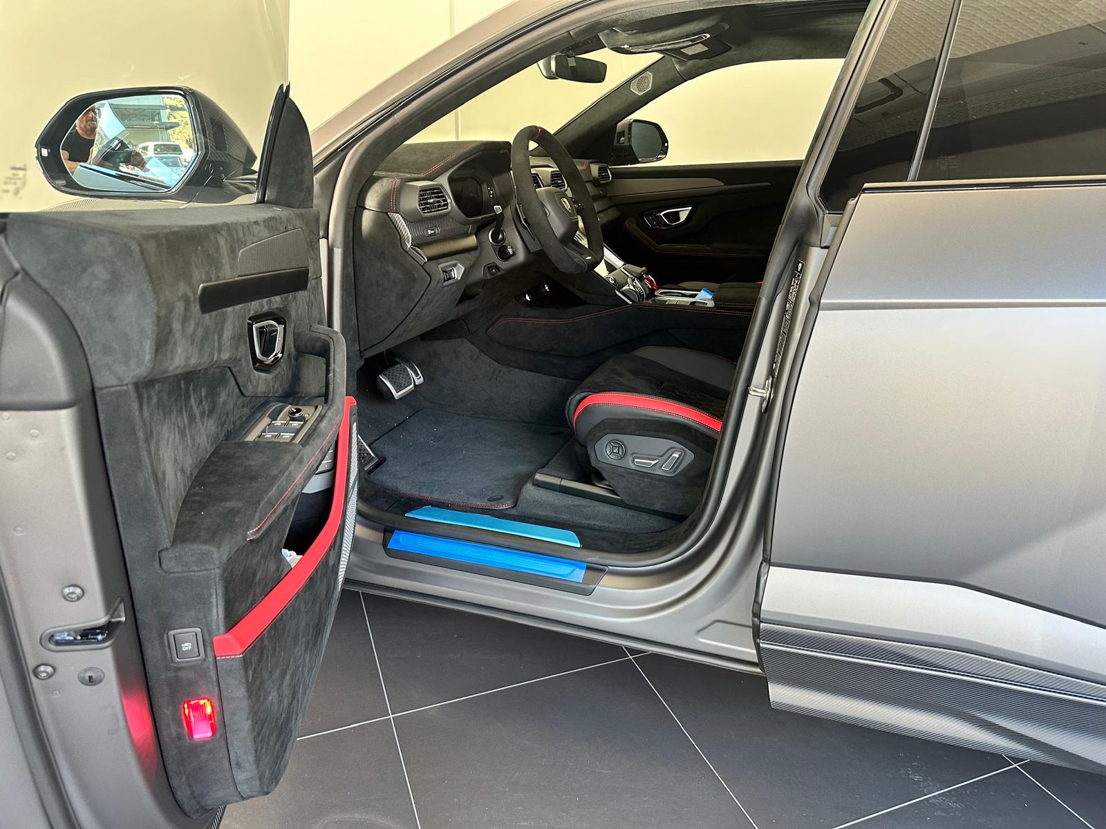 LAMBORGHINI URUS Performante-image-8