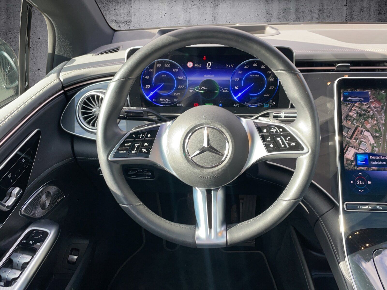MERCEDES-BENZ EQE 350+, AMG-image-9