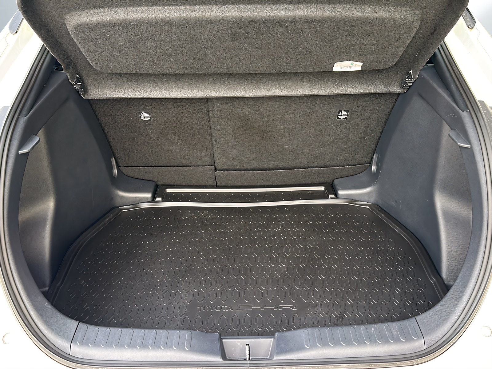TOYOTA C-HR 1.8 HSD CVT Comfort-image-13
