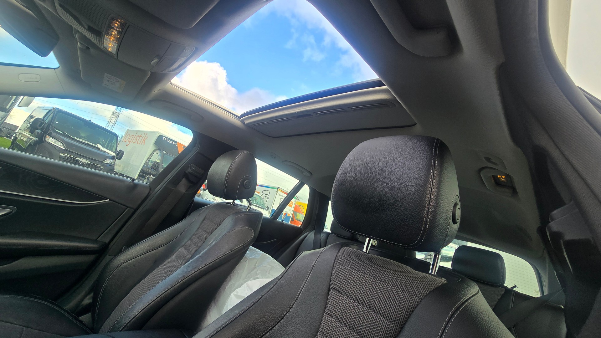 MERCEDES-BENZ E 220 d Avantgarde 9G-Tronic-image-17