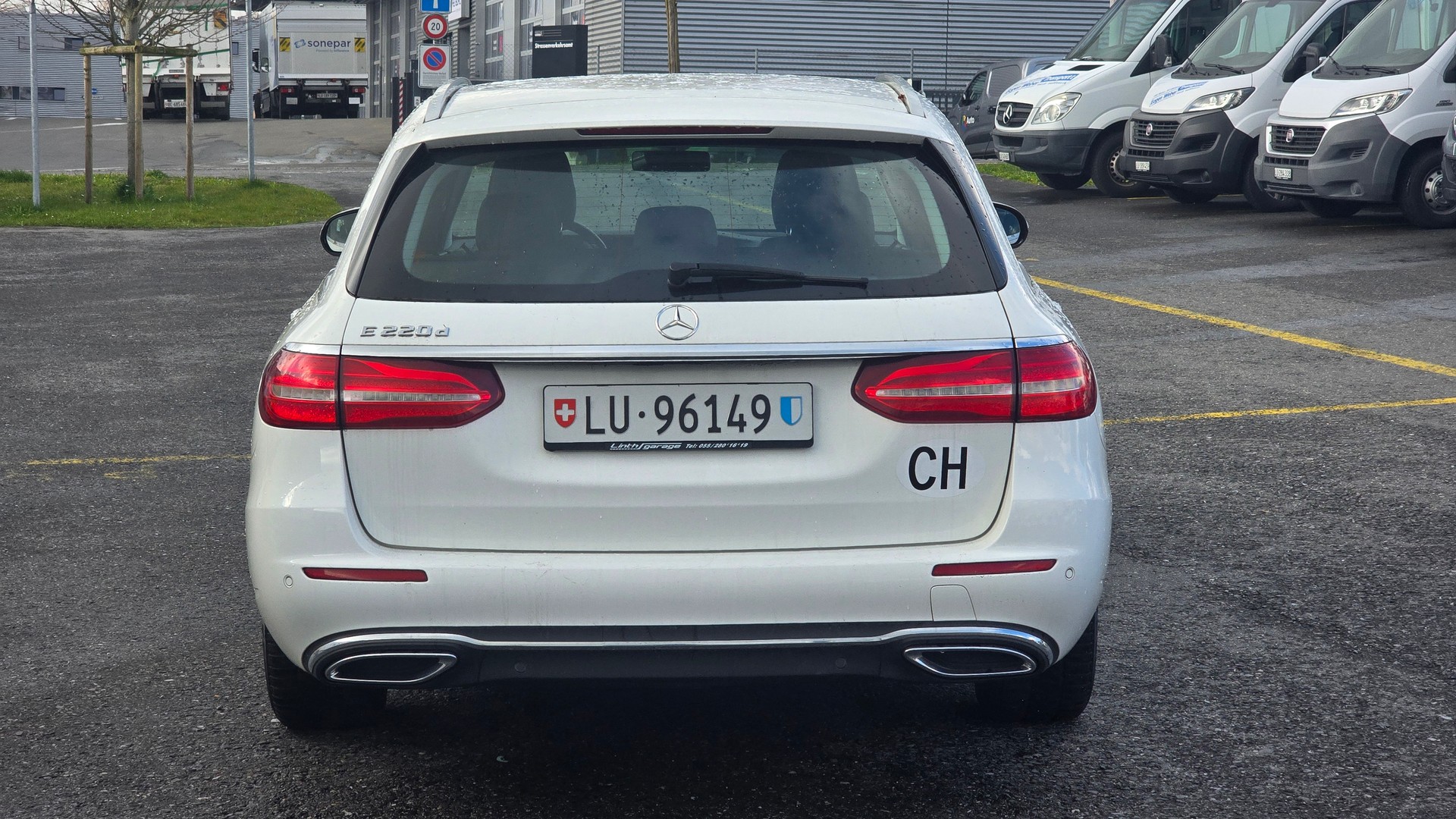 MERCEDES-BENZ E 220 d Avantgarde 9G-Tronic-image-5