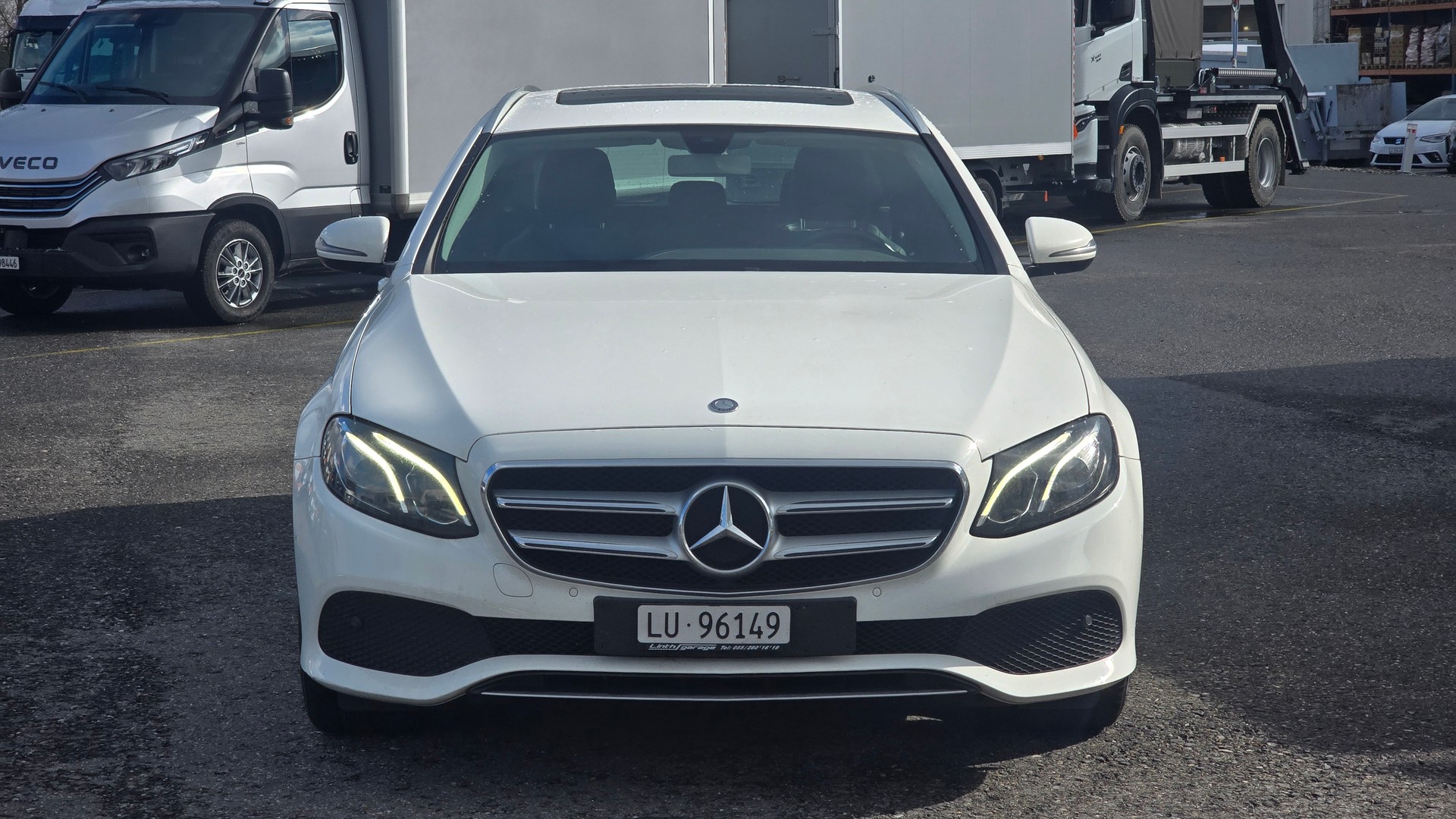 MERCEDES-BENZ E 220 d Avantgarde 9G-Tronic-showroom-element-2