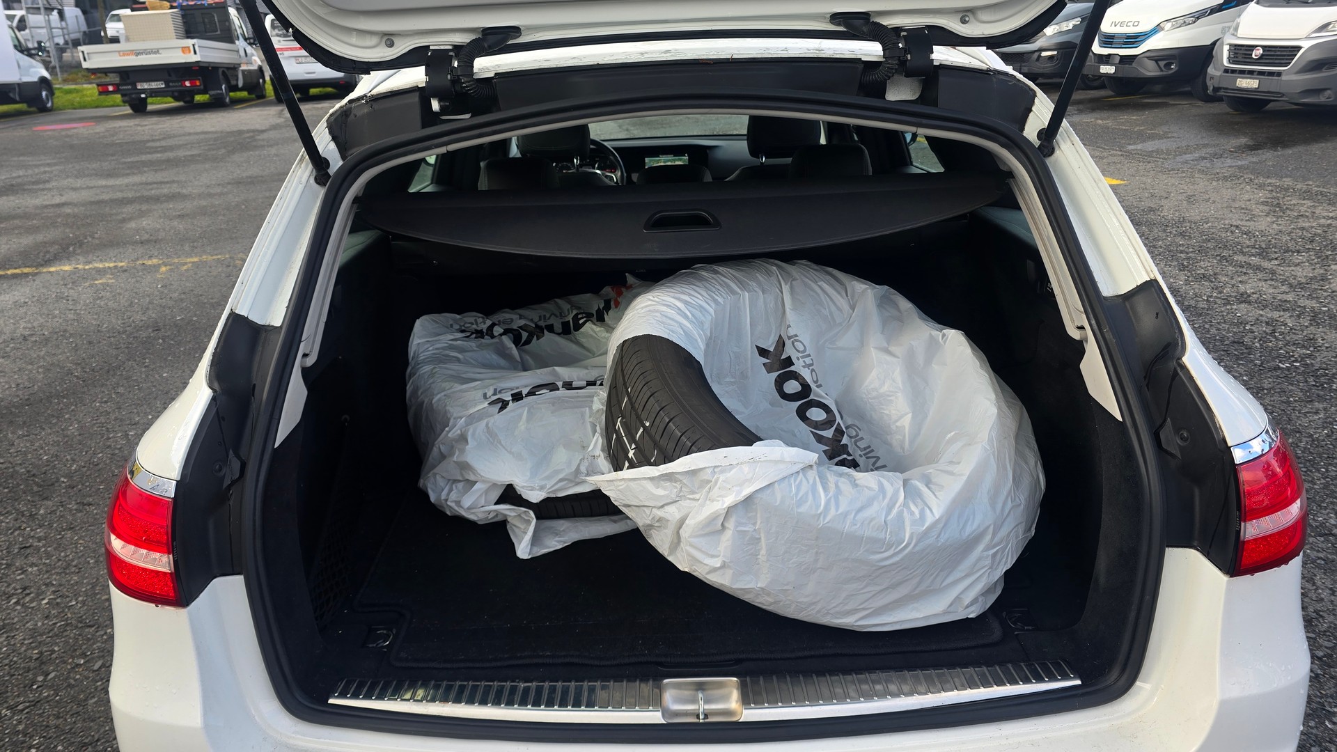 MERCEDES-BENZ E 220 d Avantgarde 9G-Tronic-image-6