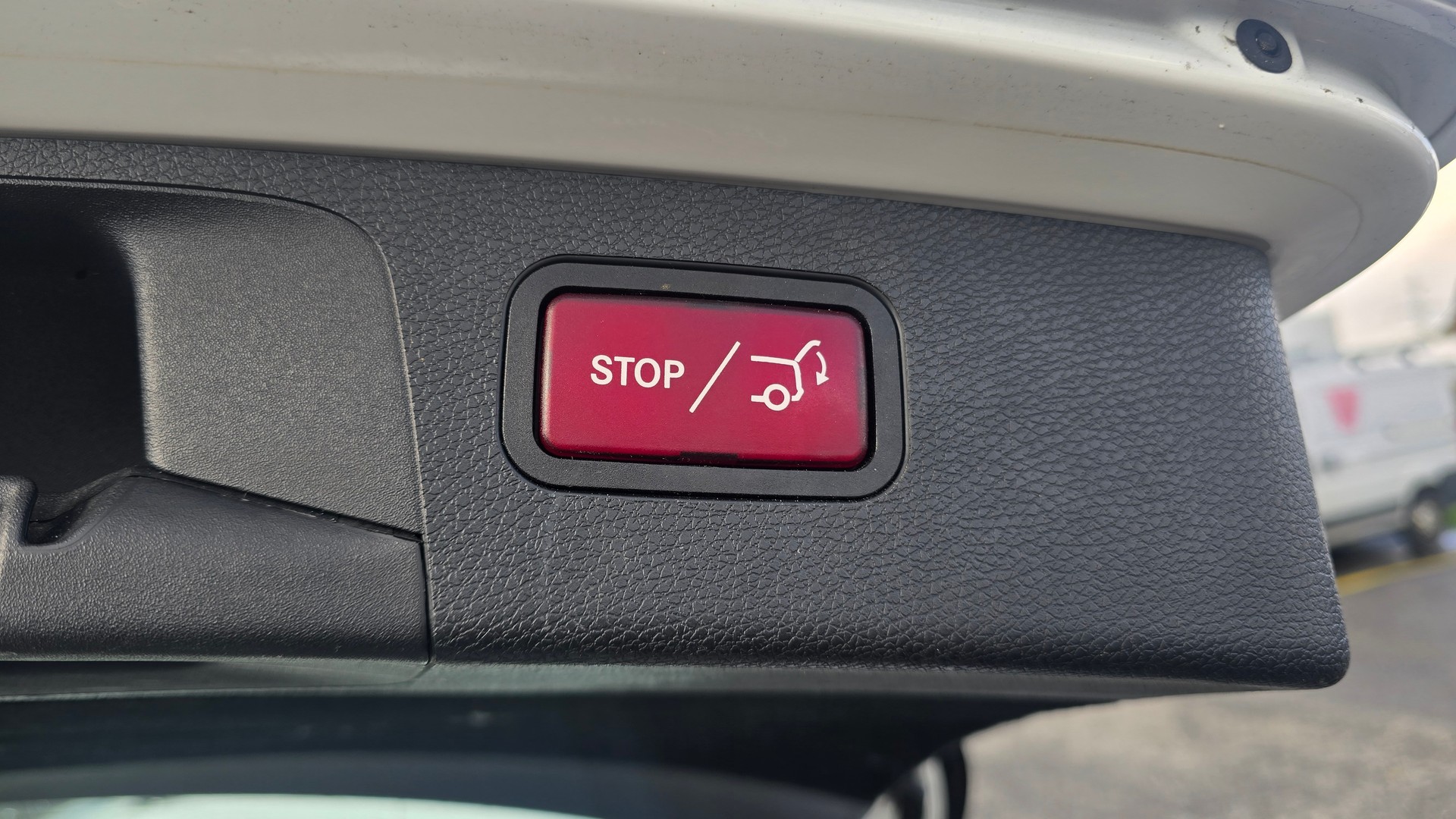 MERCEDES-BENZ E 220 d Avantgarde 9G-Tronic-image-7