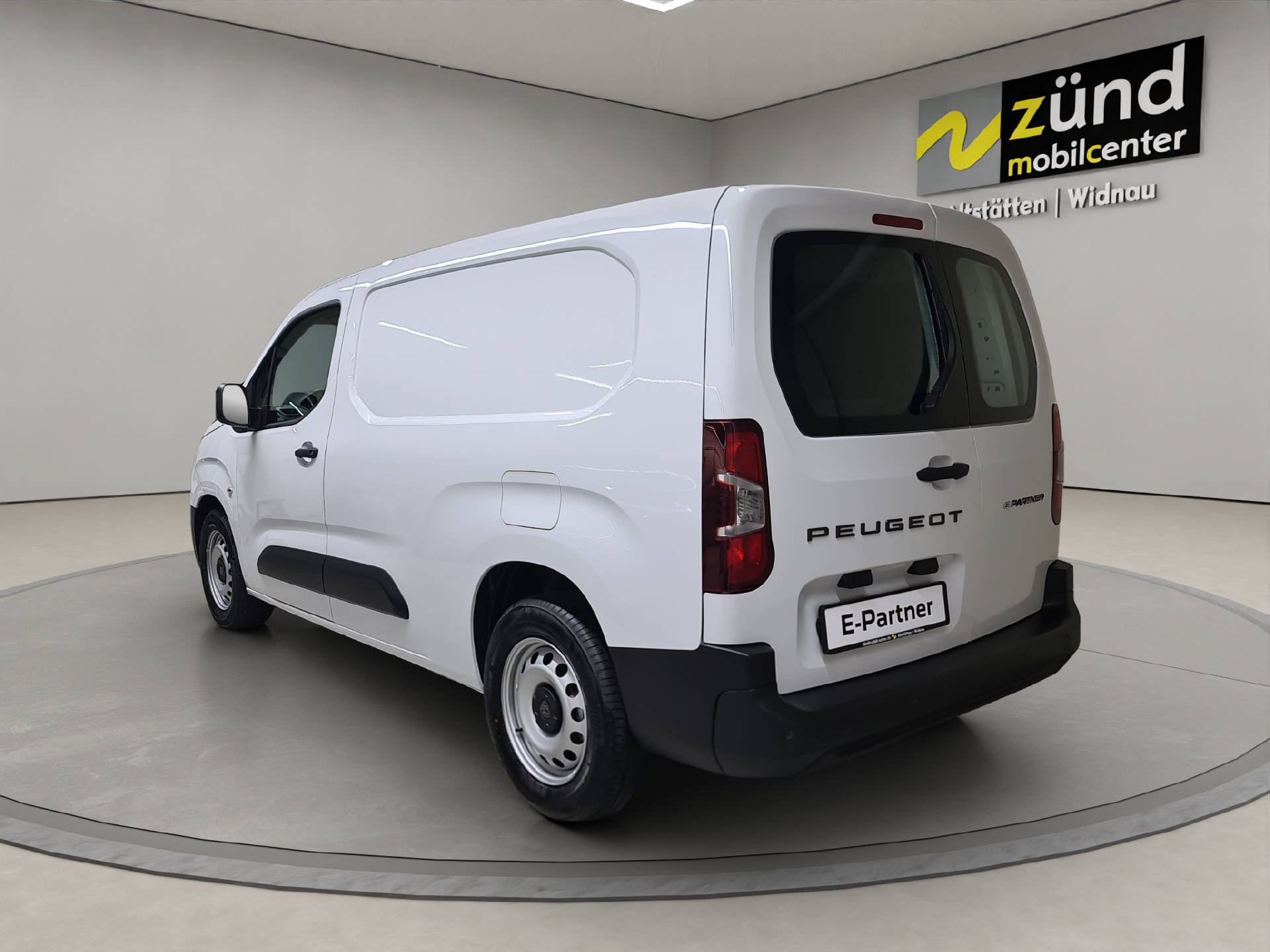PEUGEOT E-Partner Kaw. 800 Long 50 kWh-image-2