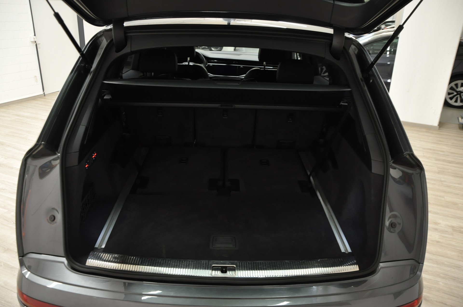 AUDI Q7 50 TDI quattro S Line tiptronic-image-27