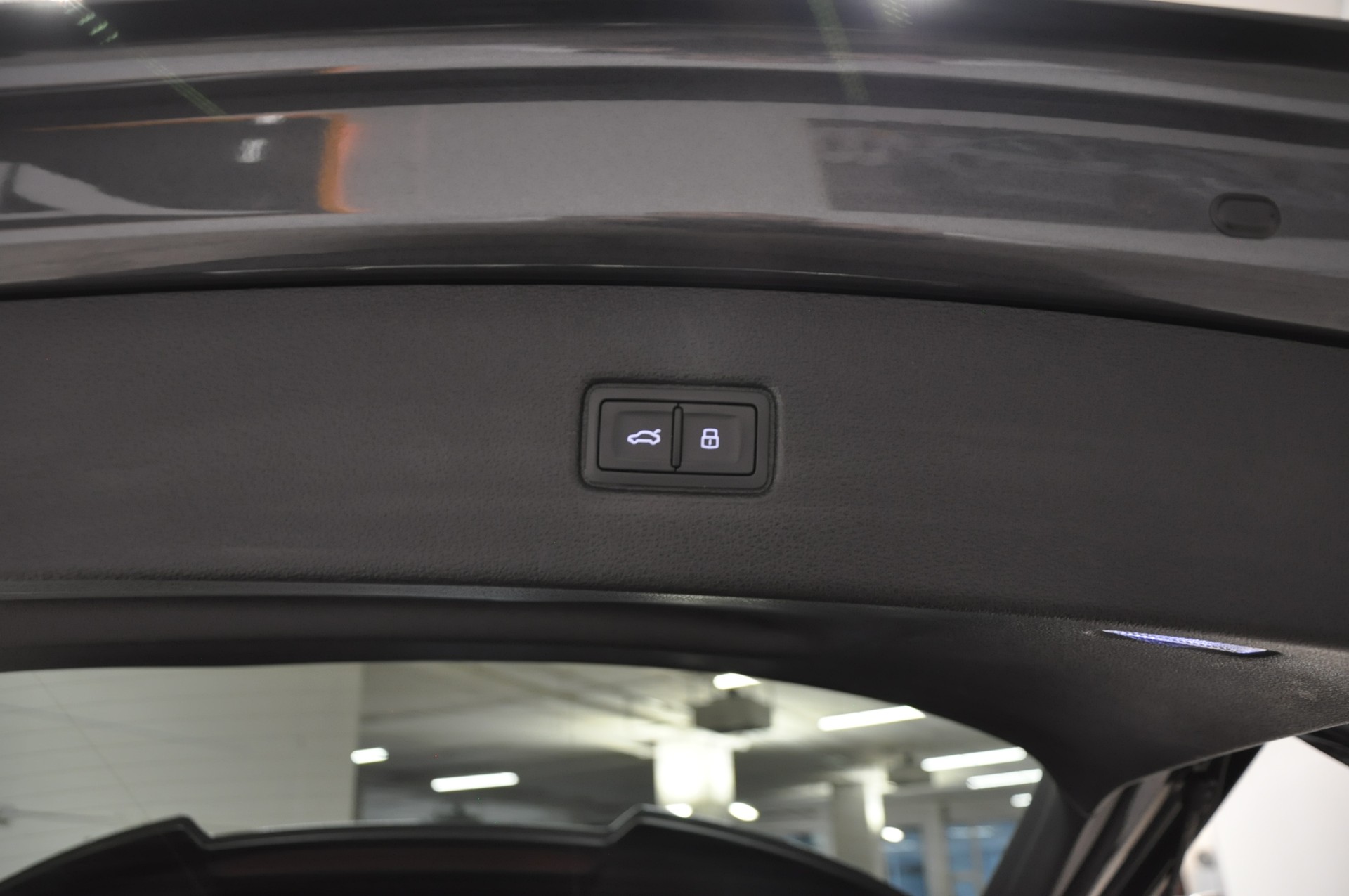 AUDI Q7 50 TDI quattro S Line tiptronic-image-28