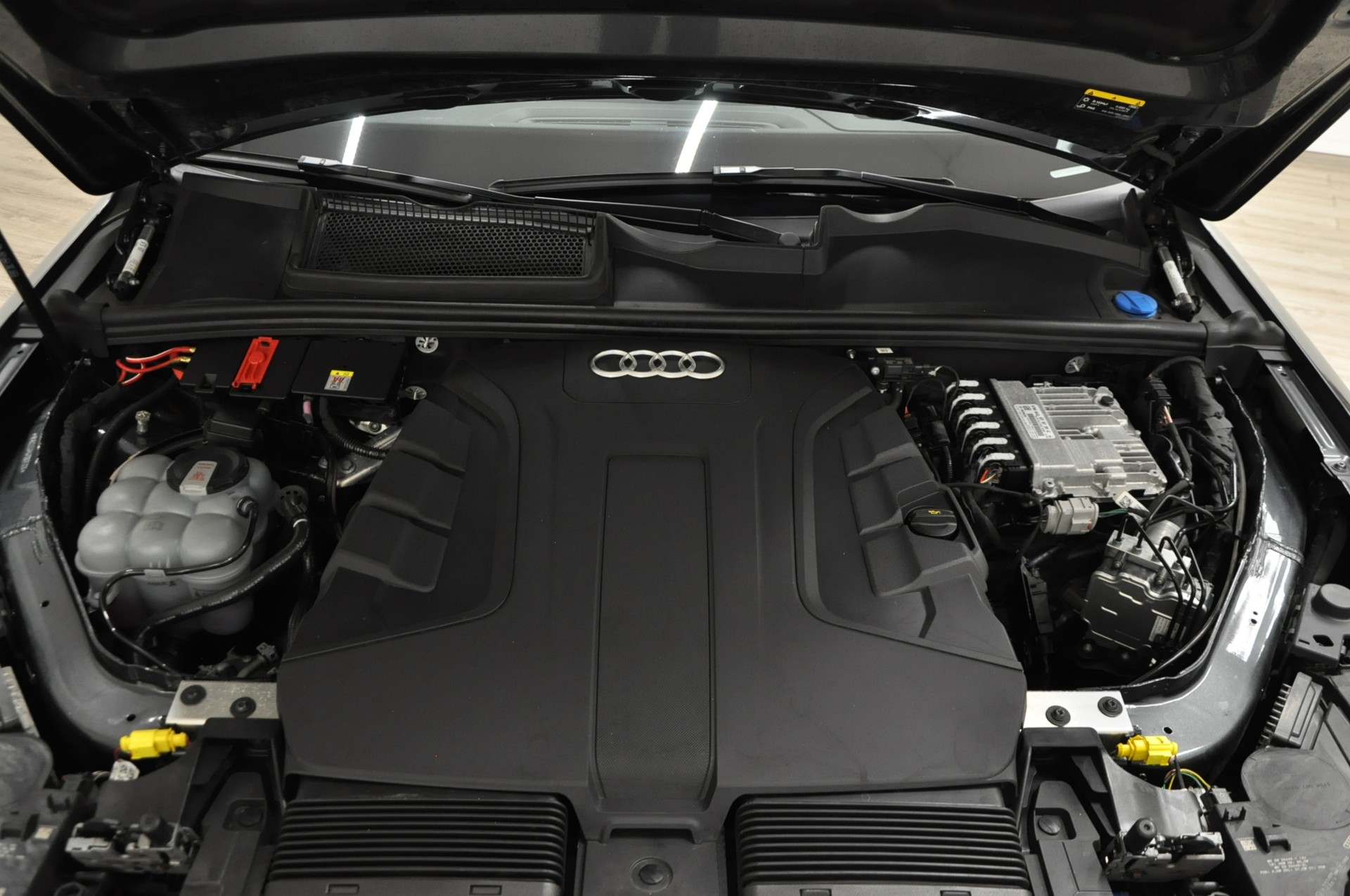 AUDI Q7 50 TDI quattro S Line tiptronic-image-30