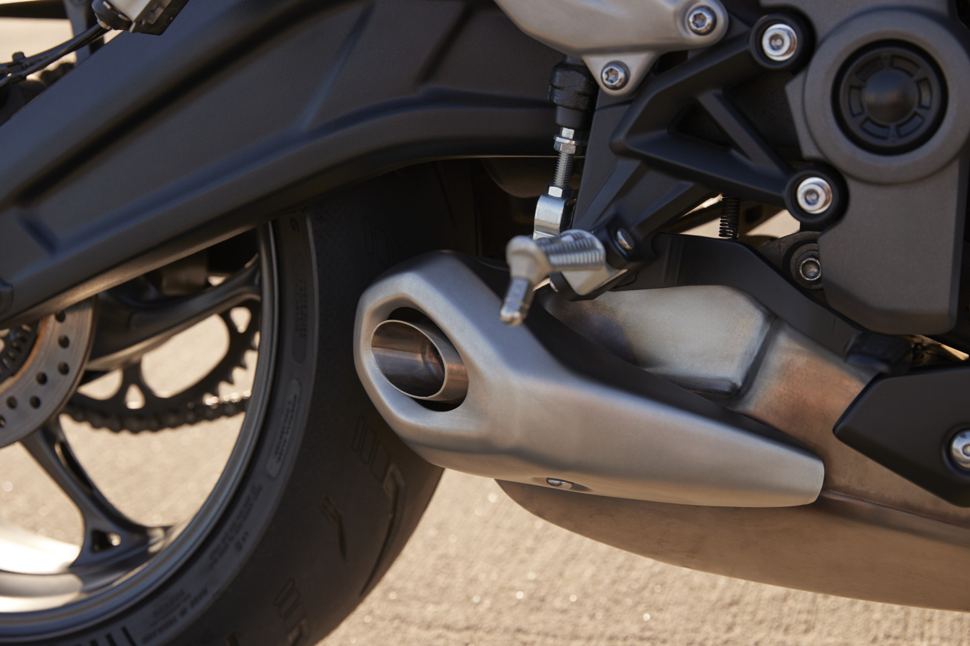 TRIUMPH Daytona 660-image-5