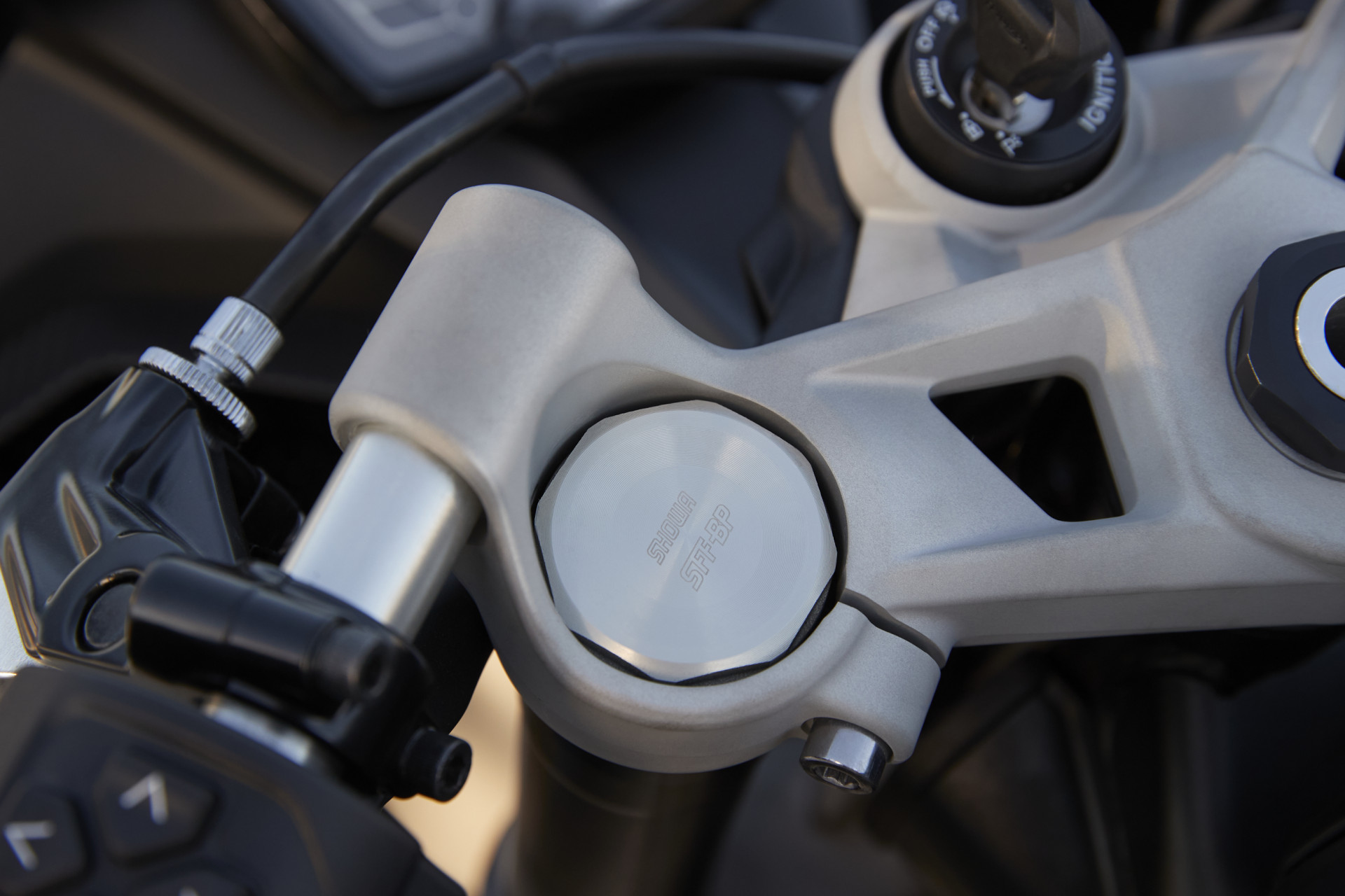 TRIUMPH Daytona 660-image-4