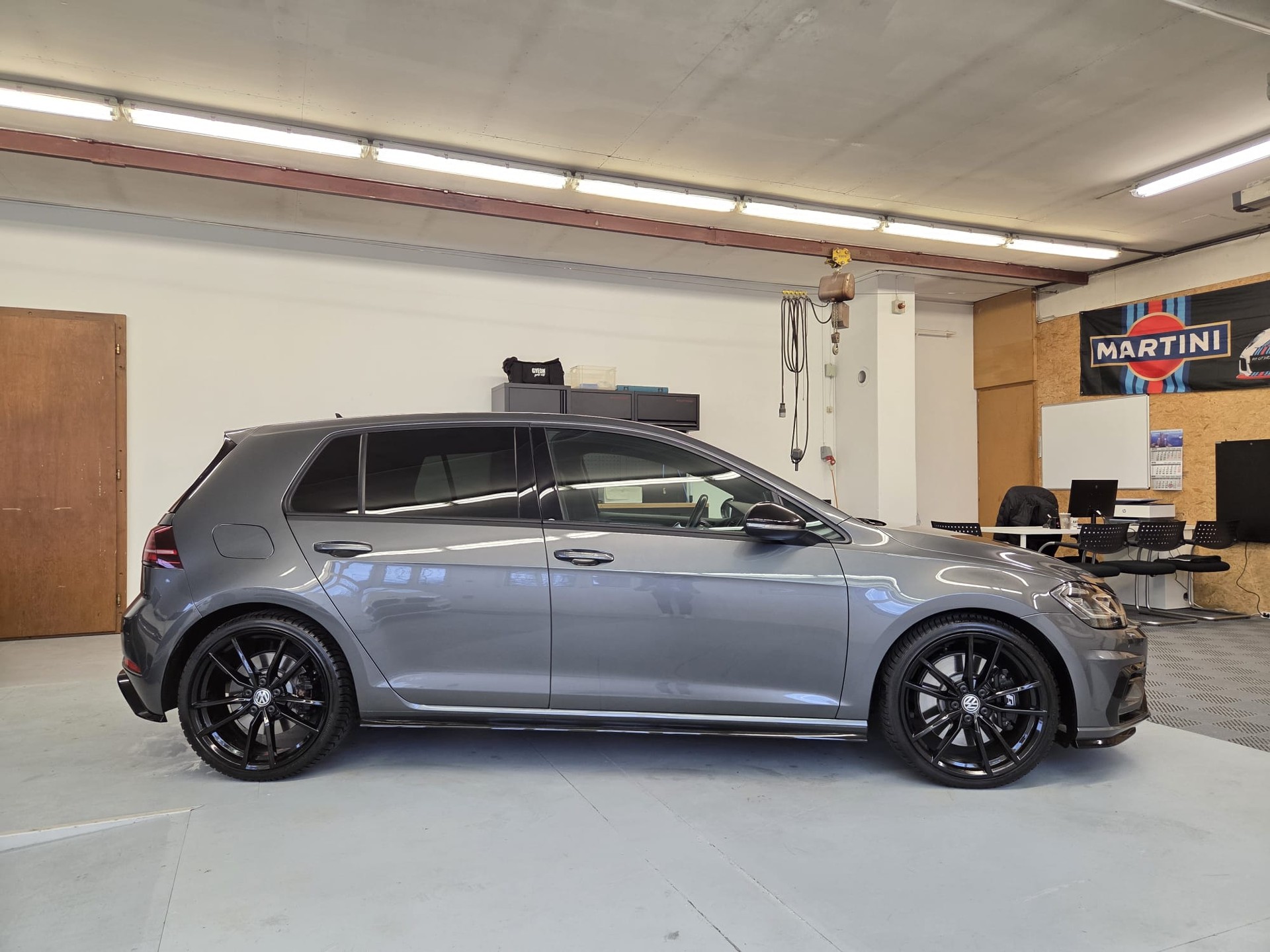 VW Golf 2.0 TSI R 4Motion DSG-image-5