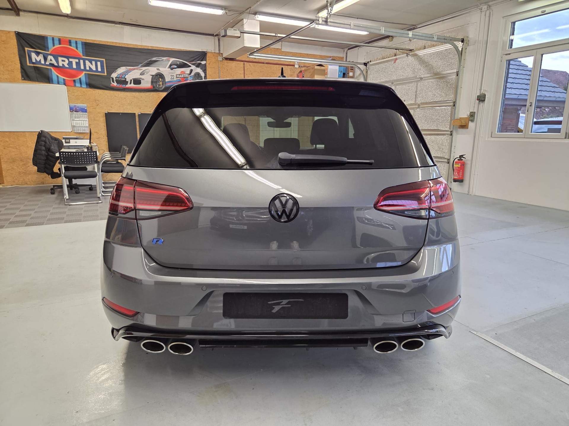 VW Golf 2.0 TSI R 4Motion DSG-image-3